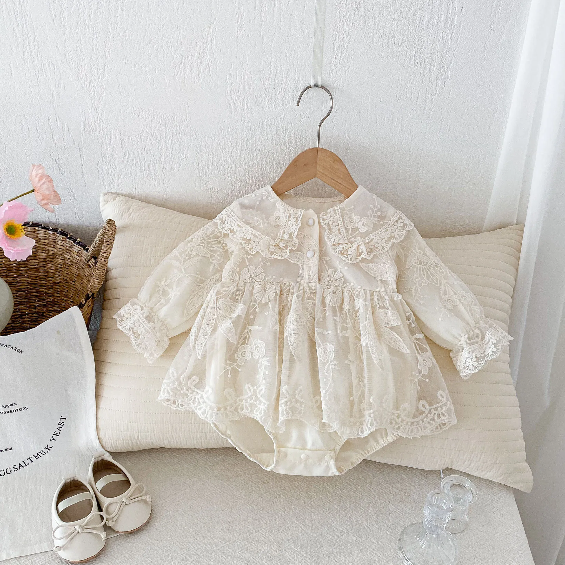 Baby Girl's Romper Skirt Autumn Lace Patchwork Girl's One Piece Clothes Princess Dress For 0 1 2 3 Years Old
Baby Girl's Romper Skirt Autumn Lace Patchwork Girl's One Piece Clothes Princess Dress For 0 1 2 3 Years Old