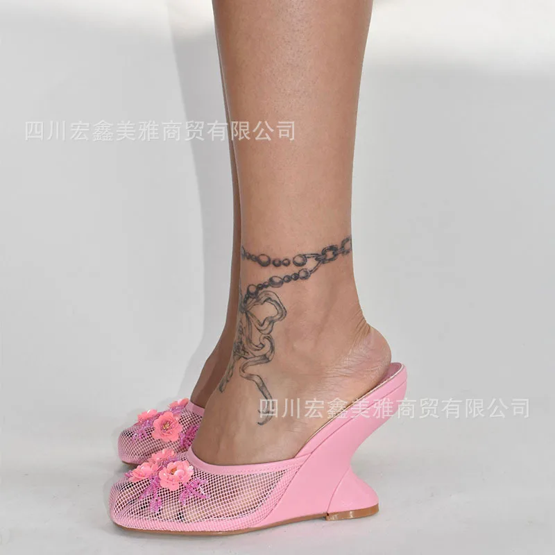 New Fishing Net Baotou High-heeled Slope Heel Cool Mop for Women Wearing Embroidered Pearl Flower EVA Half Bag Back Empty Mop
New Fishing Net Baotou High-heeled Slope Heel Cool Mop for Women Wearing Embroidered Pearl Flower EVA Half Bag Back Empty Mop