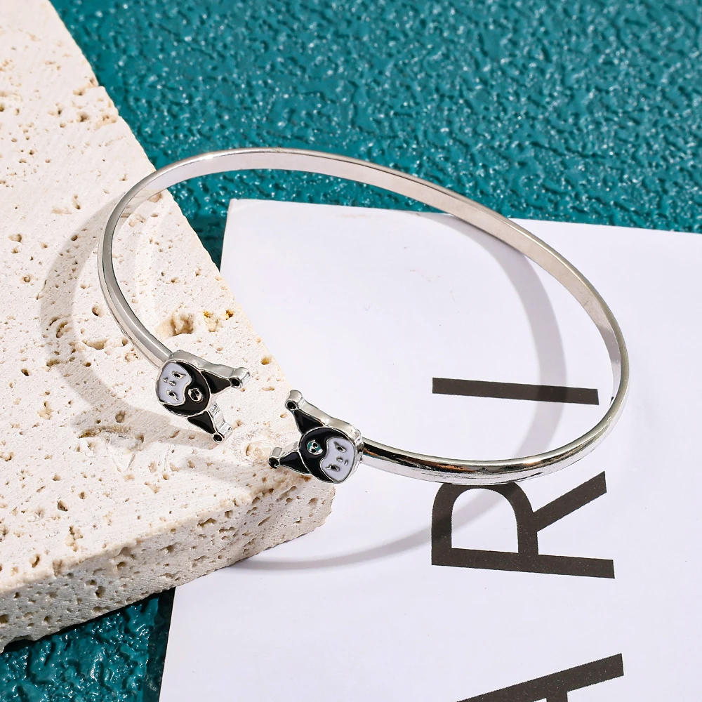 Sanrio мультяшная фигурка Kuromi, подвески, аксессуар, модная простая игрушка Kuromi, подарки, подходит для женщин, вечерние
Sanrio мультяшная фигурка Kuromi, подвески, аксессуар, модная простая игрушка Kuromi, подарки, подходит для женщин, вечерние