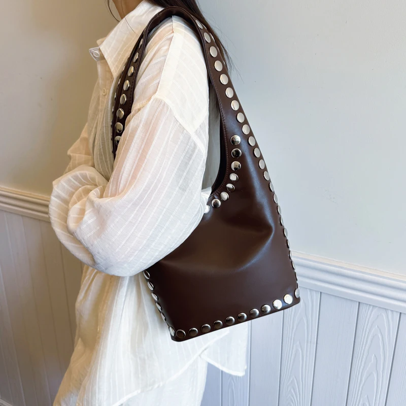 Korean Version of Liutalk Stylish Design Armpit Tote Bag Women's Personalized Casual Shoulder Handbag
Korean Version of Liutalk Stylish Design Armpit Tote Bag Women's Personalized Casual Shoulder Handbag