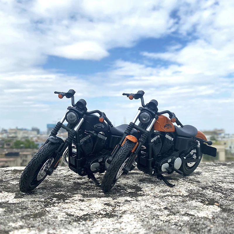 1:12 SPORTSTER IRON 883, модель мотоцикла из сплава, коллекция игрушечных транспортных средств, автобайк, амортизатор, внедорожный мотоцикл, игрушечный автомобиль
1:12 SPORTSTER IRON 883, модель мотоцикла из сплава, коллекция игрушечных транспортных средств, автобайк, амортизатор, внедорожный мотоцикл, игрушечный автомобиль