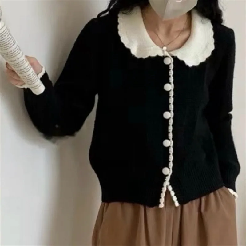 Autumn and Winter New Knitted Sweater Versatile Sweater Women's Small Fresh Contrast Color Doll Neck Top
Autumn and Winter New Knitted Sweater Versatile Sweater Women's Small Fresh Contrast Color Doll Neck Top