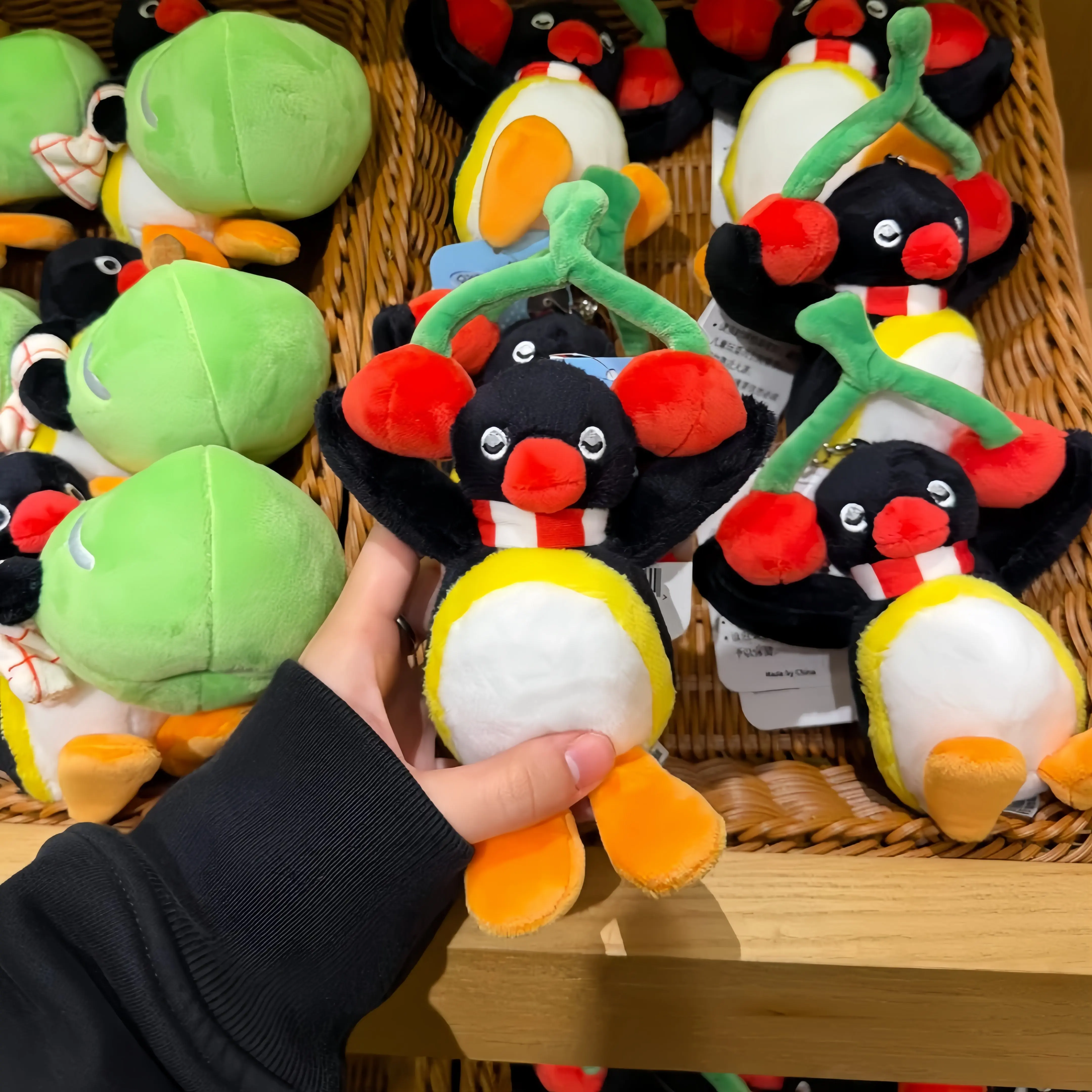 Creative Penguin Pingu Fruit Series Cherry Apple Plush Pendant Doll Plush Cute Bag Pendant Plush Toy Christmas Gift
Creative Penguin Pingu Fruit Series Cherry Apple Plush Pendant Doll Plush Cute Bag Pendant Plush Toy Christmas Gift