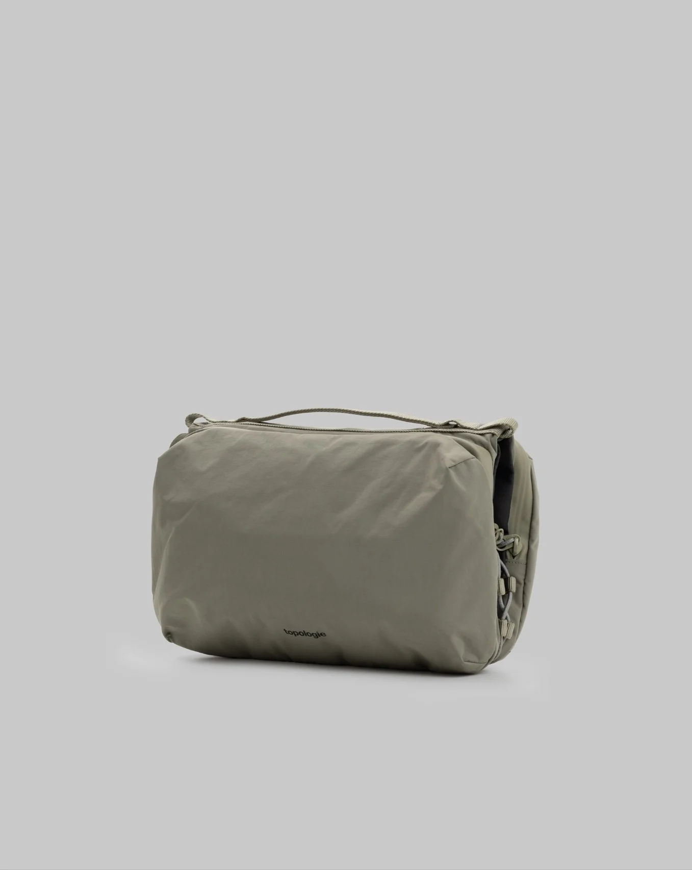 New Nylon Waterproof Large Capaci Water Bottle Bag Outdoor Sports Crossbody Bag ex Casual Bag Leisure Handbag for Youth
New Nylon Waterproof Large Capaci Water Bottle Bag Outdoor Sports Crossbody Bag ex Casual Bag Leisure Handbag for Youth