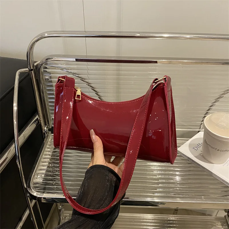 Summer fresh and trendy bags for women, new trendy items, underarm bags, versatile new items, single shoulder baguette bags
Summer fresh and trendy bags for women, new trendy items, underarm bags, versatile new items, single shoulder baguette bags