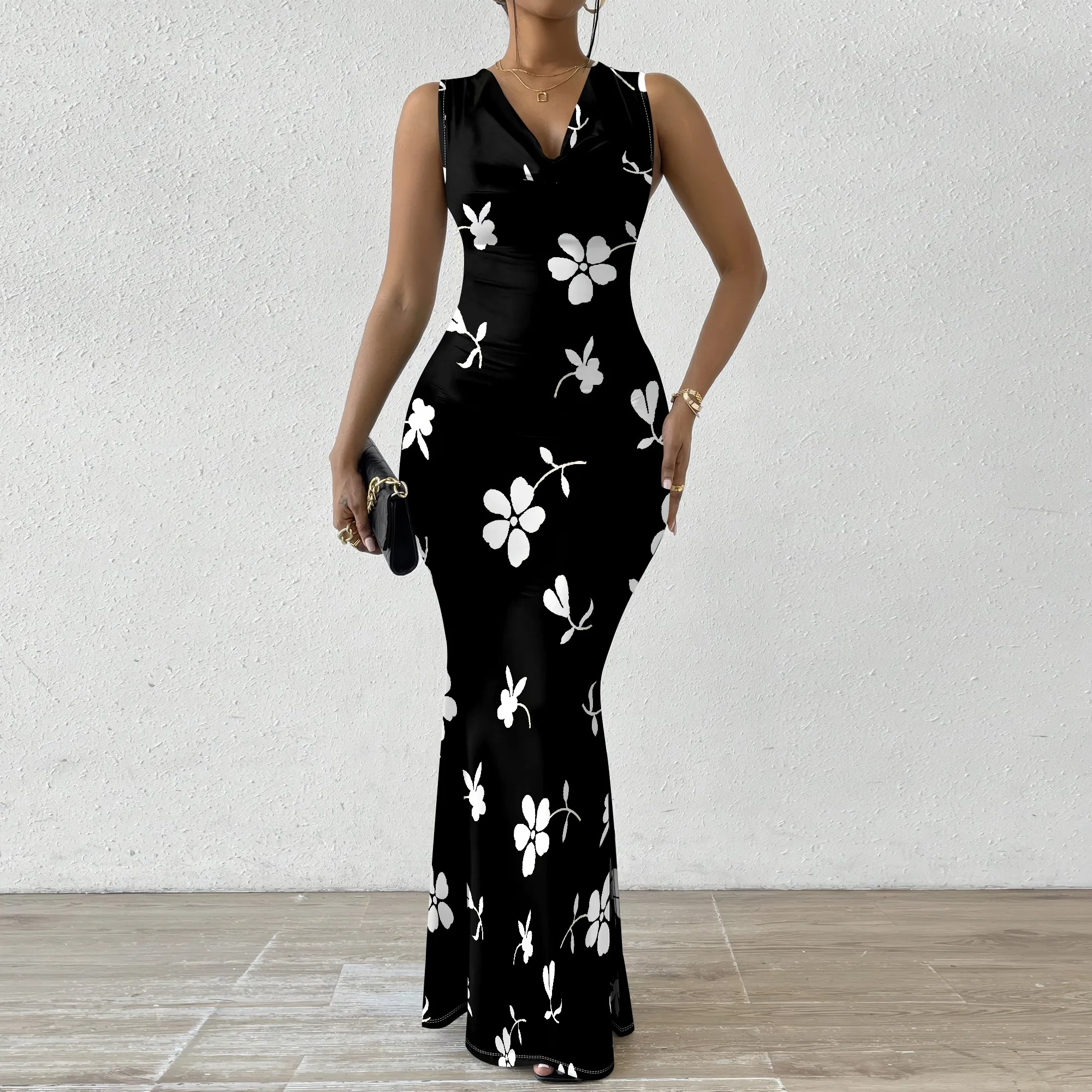 Elegant Women's Floral Print Maxi Dress - Black & White Sleeveless V-Neck Bodycon Gown for Evening Party & Cocktail (XS-2XL)
Elegant Women's Floral Print Maxi Dress - Black & White Sleeveless V-Neck Bodycon Gown for Evening Party & Cocktail (XS-2XL)