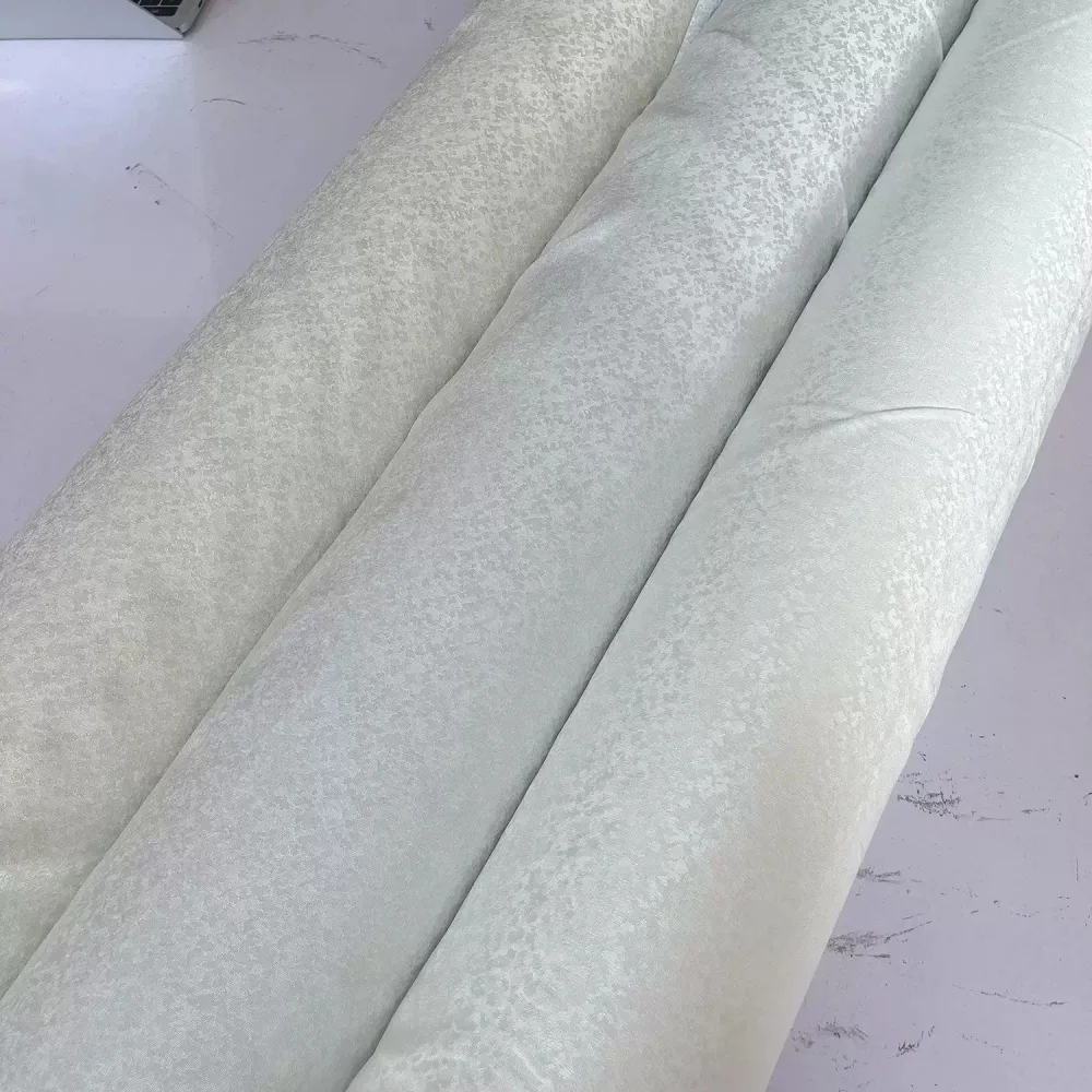 Breathable Popular Hot Selling High Quality Snowflake Design Silk Jacquard Fabric for Lady Girl Summer Festival Dress Blouse
Breathable Popular Hot Selling High Quality Snowflake Design Silk Jacquard Fabric for Lady Girl Summer Festival Dress Blouse