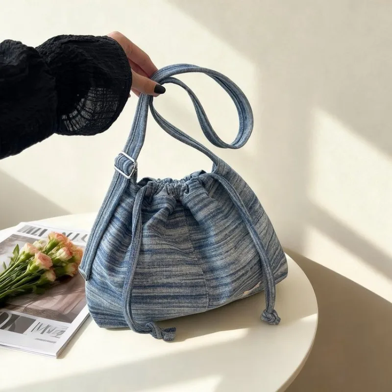 Classic Vintage Simple Ladies Messenger Bag High End Leather Elegant Trendy Paris Casual Daily Bag
Classic Vintage Simple Ladies Messenger Bag High End Leather Elegant Trendy Paris Casual Daily Bag