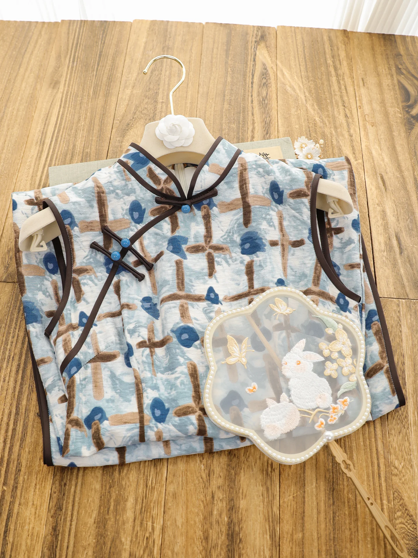 Синее ретро-платье в китайском стиле в клетку для женщин, новинка весенней коллекции, повседневное, комфортное, дышащее, длинное
Синее ретро-платье в китайском стиле в клетку для женщин, новинка весенней коллекции, повседневное, комфортное, дышащее, длинное