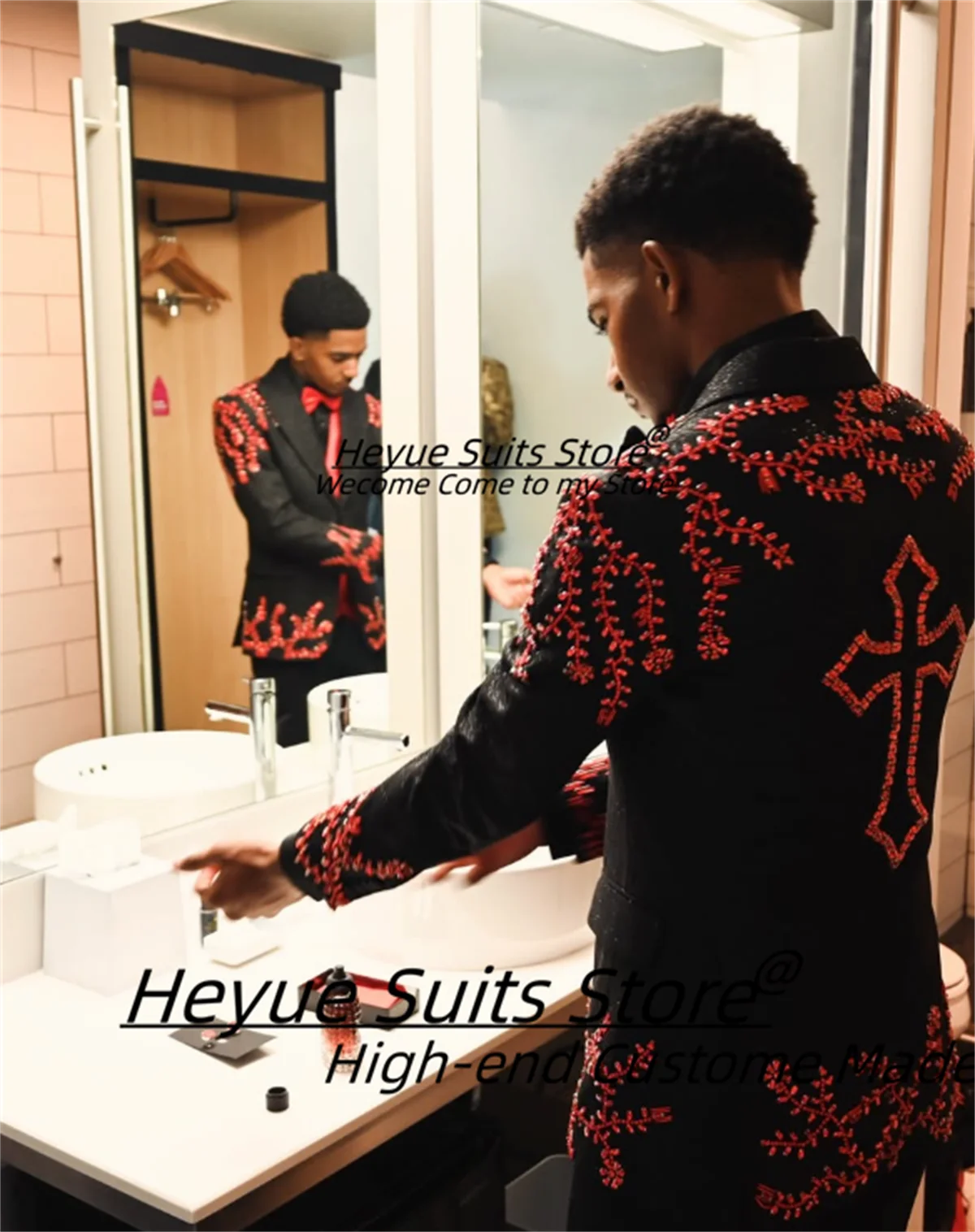Elegant Formal Groom Wedding Tuxedos Customized Gorgeous Red Crystal Embroidery Men Suits2Pcs Sets Male Prom Blazers Ropa Hombre
Elegant Formal Groom Wedding Tuxedos Customized Gorgeous Red Crystal Embroidery Men Suits2Pcs Sets Male Prom Blazers Ropa Hombre