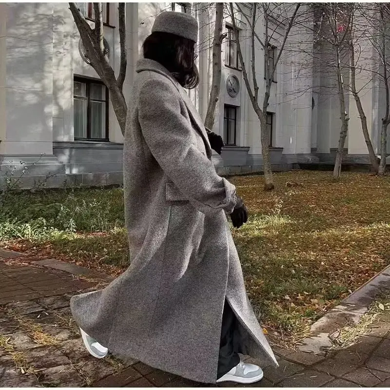 Женское осеннее новое модное элегантное однобортное серое шерстяное пальто с воротником и длинными рукавами 2024.
Женское осеннее новое модное элегантное однобортное серое шерстяное пальто с воротником и длинными рукавами 2024.