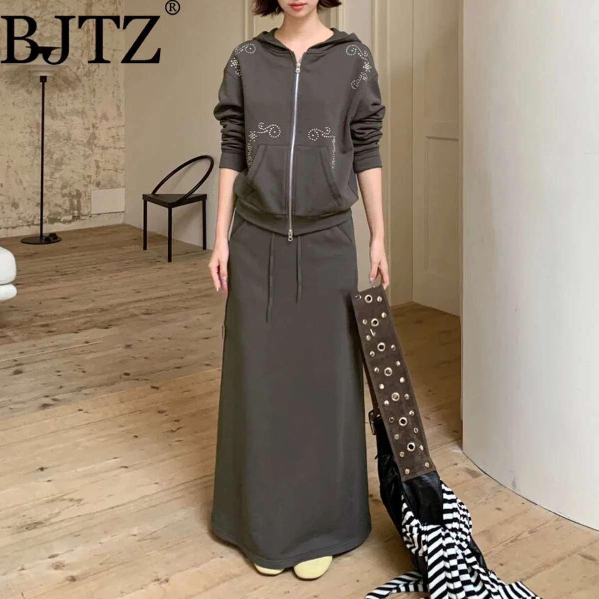 BJTZ Casual Loose Fit Woman's Set Hooded Zipper Sweatshirt And High Waist Skirt Two Piece Set For Women 2025 Spring Autumn New
BJTZ Casual Loose Fit Woman's Set Hooded Zipper Sweatshirt And High Waist Skirt Two Piece Set For Women 2025 Spring Autumn New
