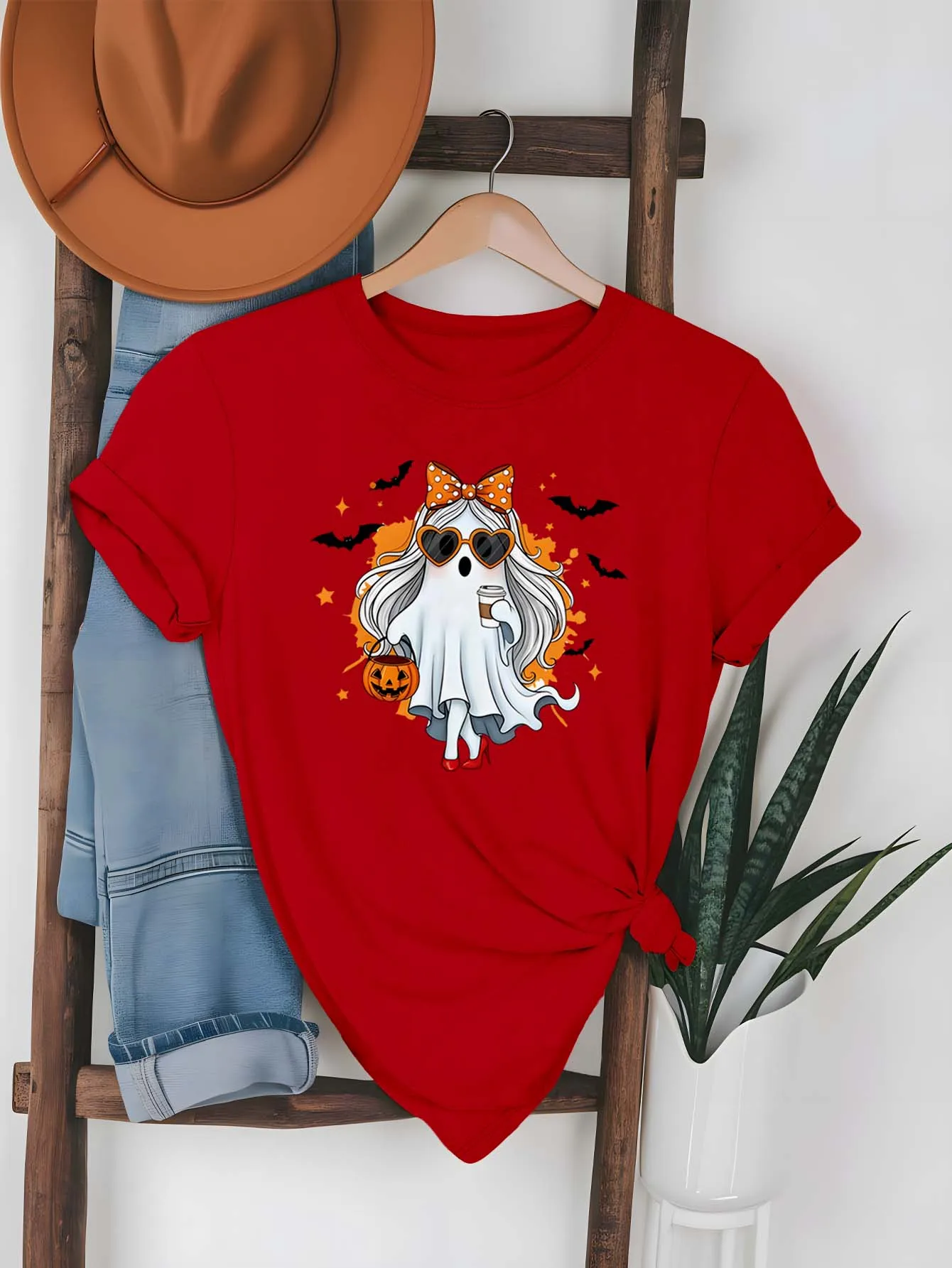 Большие размеры, милый призрак на Хэллоуин с бантом, солнцезащитные очки, тыква, кофе, художественный модный наряд для модных вибраций
Большие размеры, милый призрак на Хэллоуин с бантом, солнцезащитные очки, тыква, кофе, художественный модный наряд для модных вибраций