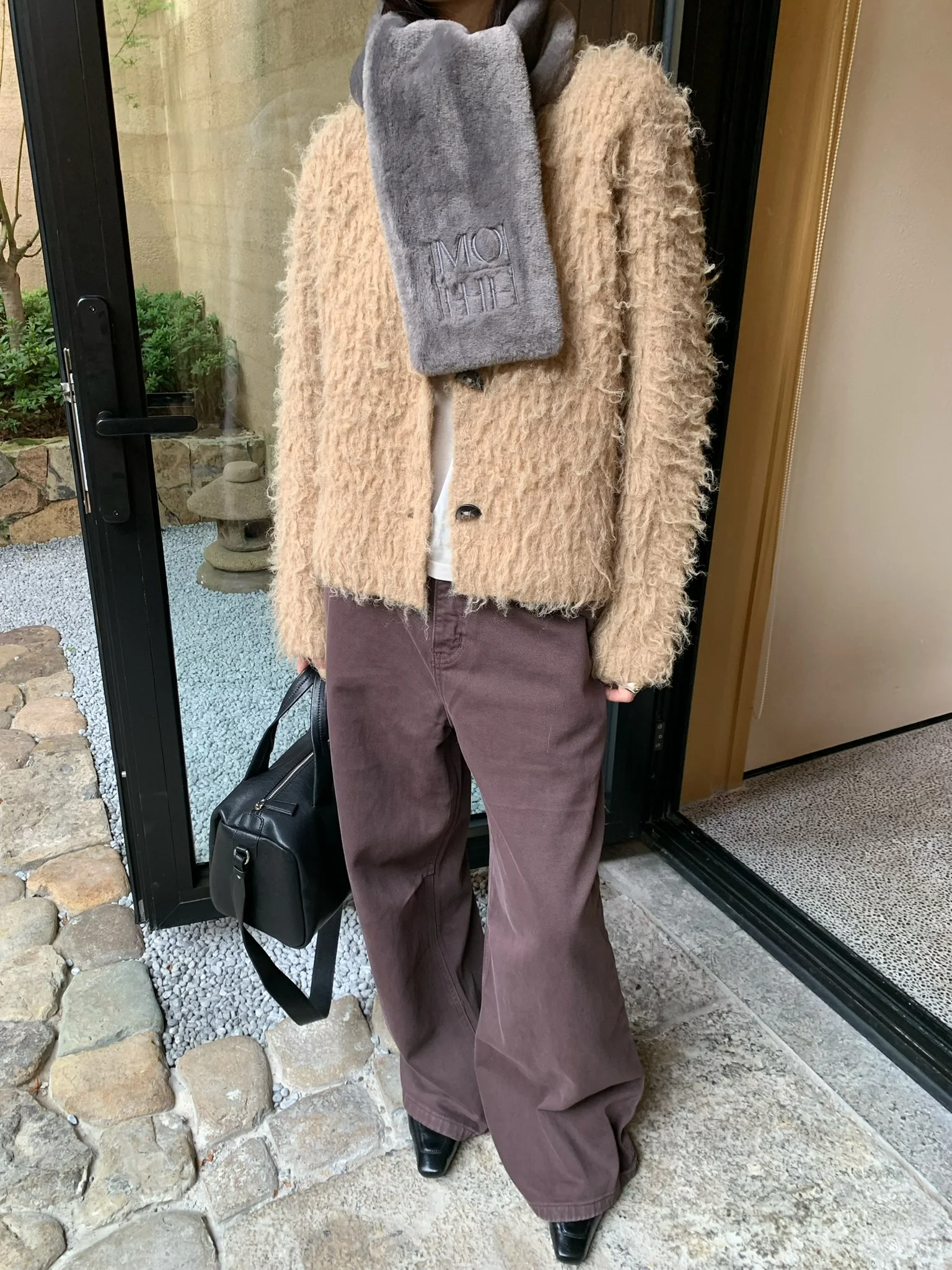 Вязаный свитер Ele V-ne с V-образным вырезом, теплый, пушистый, осенне-зимний, женский, с длинными рукавами, открытый кардиган, модный, стройнящий топ
Вязаный свитер Ele V-ne с V-образным вырезом, теплый, пушистый, осенне-зимний, женский, с длинными рукавами, открытый кардиган, модный, стройнящий топ