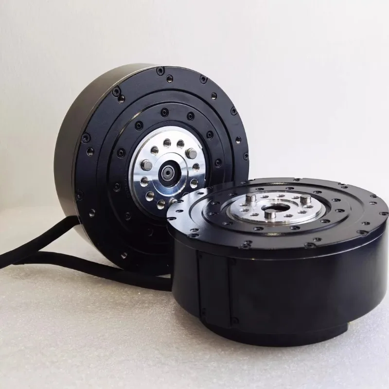 Quasi-direct Drive, 120 Нм, встроенный шарнирный модуль двигателя ROBSTRIDE04, 14-битные двойные кодеры, точное и быстрое управление
Quasi-direct Drive, 120 Нм, встроенный шарнирный модуль двигателя ROBSTRIDE04, 14-битные двойные кодеры, точное и быстрое управление
