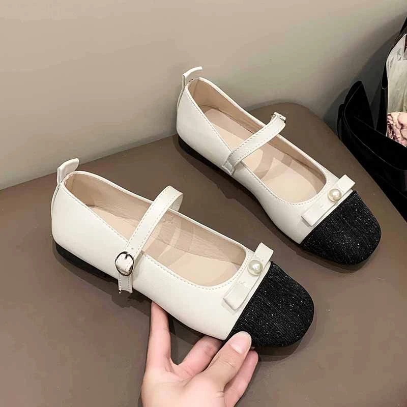 New Style Fashionable Women's Flats Loafers Luxury Belt Buckle Black White Flats Low Heels New Fashion Dress Shoes Zapatos Mujer
New Style Fashionable Women's Flats Loafers Luxury Belt Buckle Black White Flats Low Heels New Fashion Dress Shoes Zapatos Mujer