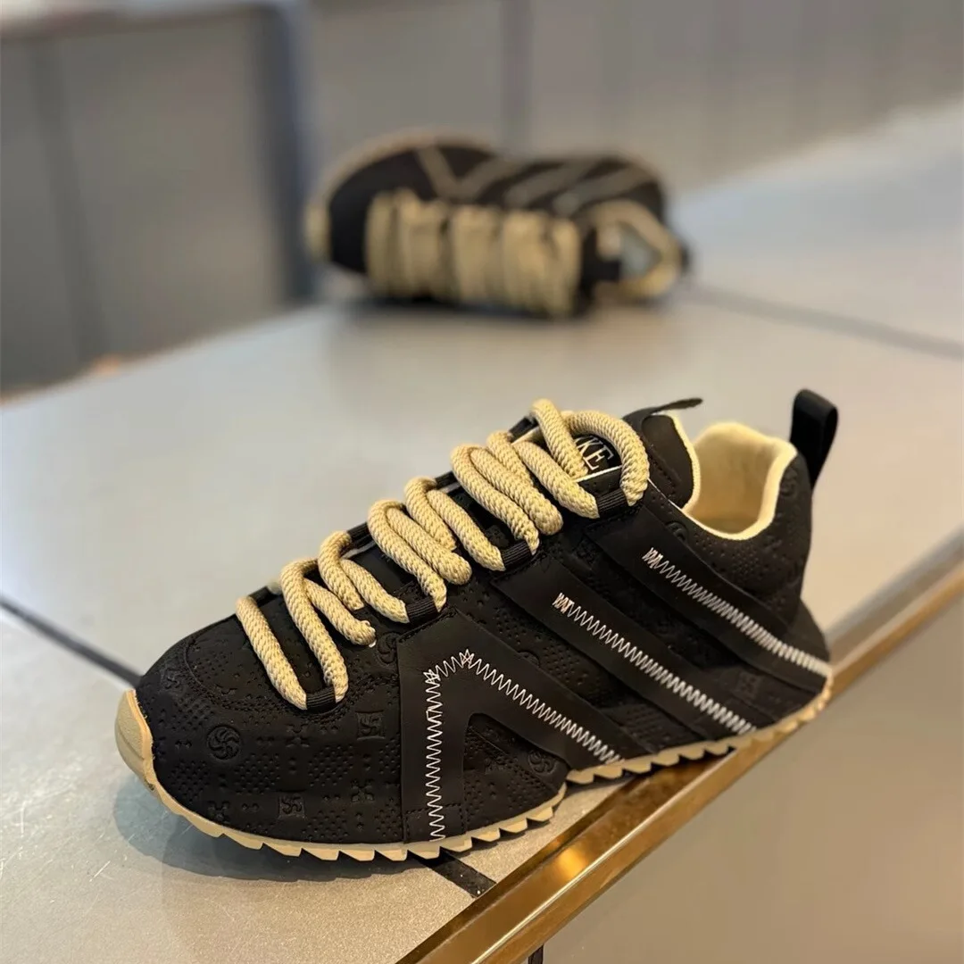 Men's Summer Fashion Sports Shoes Casual Running Shoes Anti-slip Heightening Black Dad Shoes Breathable Mesh Inner
Men's Summer Fashion Sports Shoes Casual Running Shoes Anti-slip Heightening Black Dad Shoes Breathable Mesh Inner