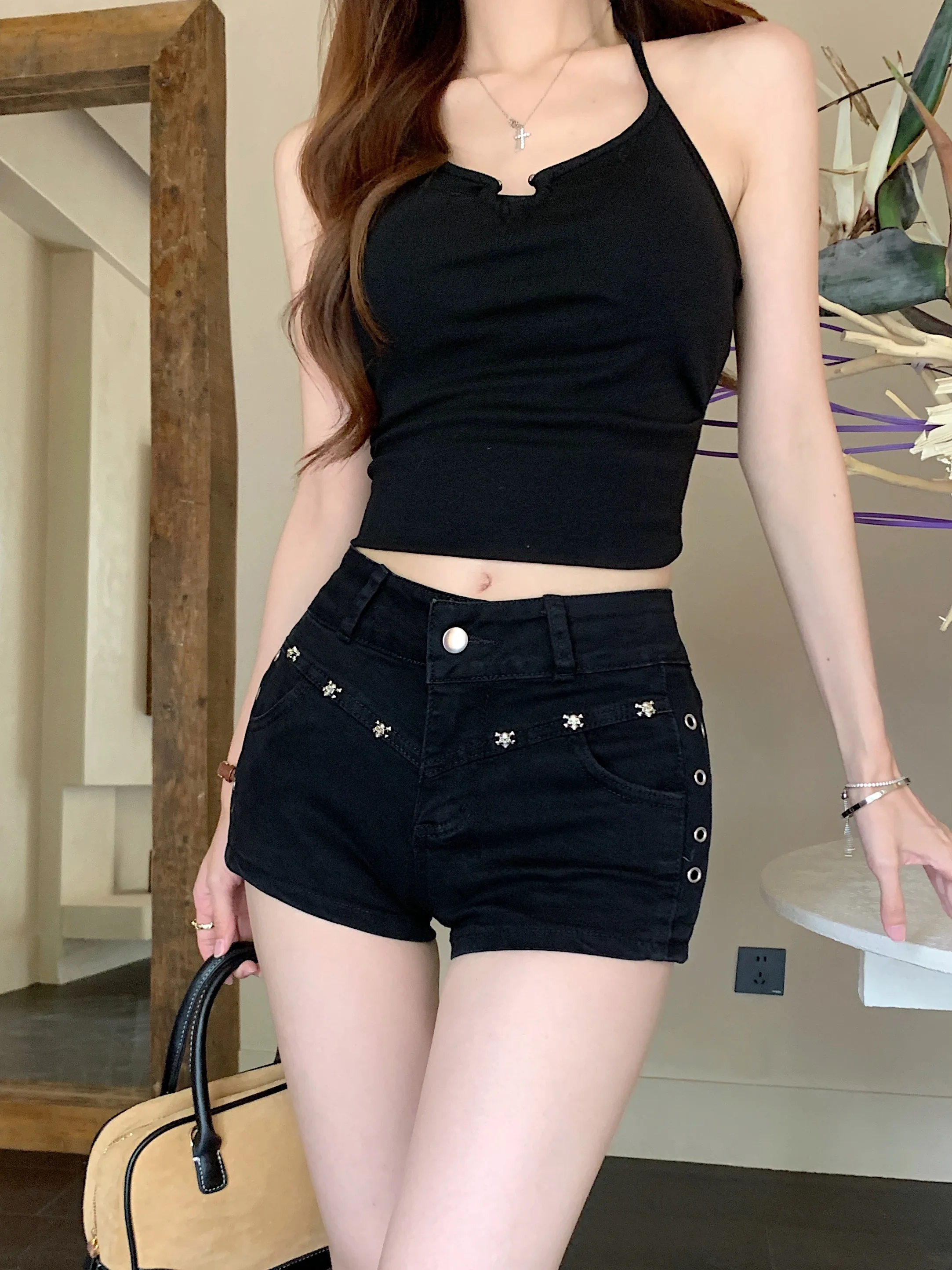 Low Waist Black Denim Jeans Women's Summer Style Ageless Slimming Shorts Rivet Detail Trendy Streetwear Cotton 100%
Low Waist Black Denim Jeans Women's Summer Style Ageless Slimming Shorts Rivet Detail Trendy Streetwear Cotton 100%