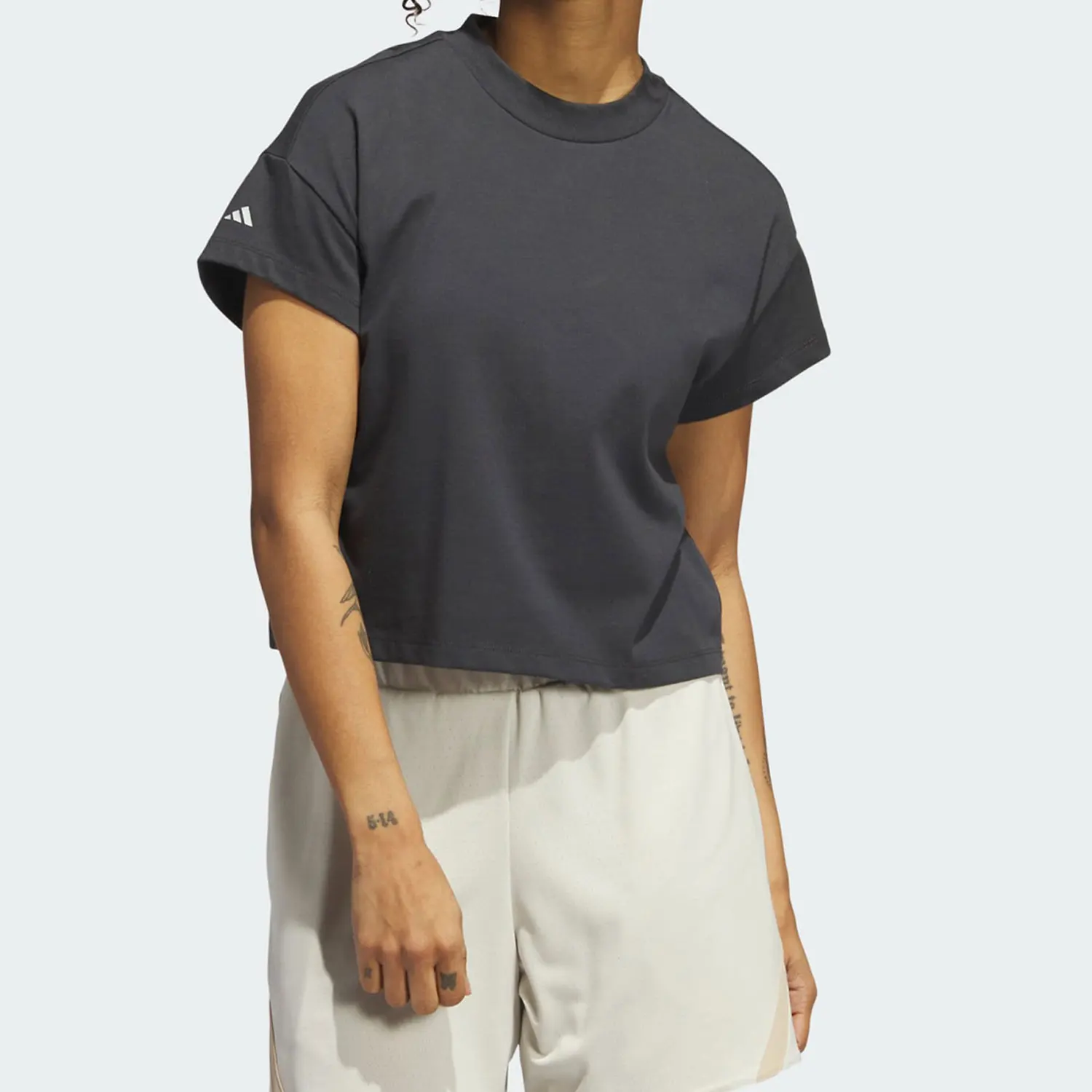 Оригинальная женская повседневная футболка Adidas New Season с коротким рукавом IJ5234
Оригинальная женская повседневная футболка Adidas New Season с коротким рукавом IJ5234