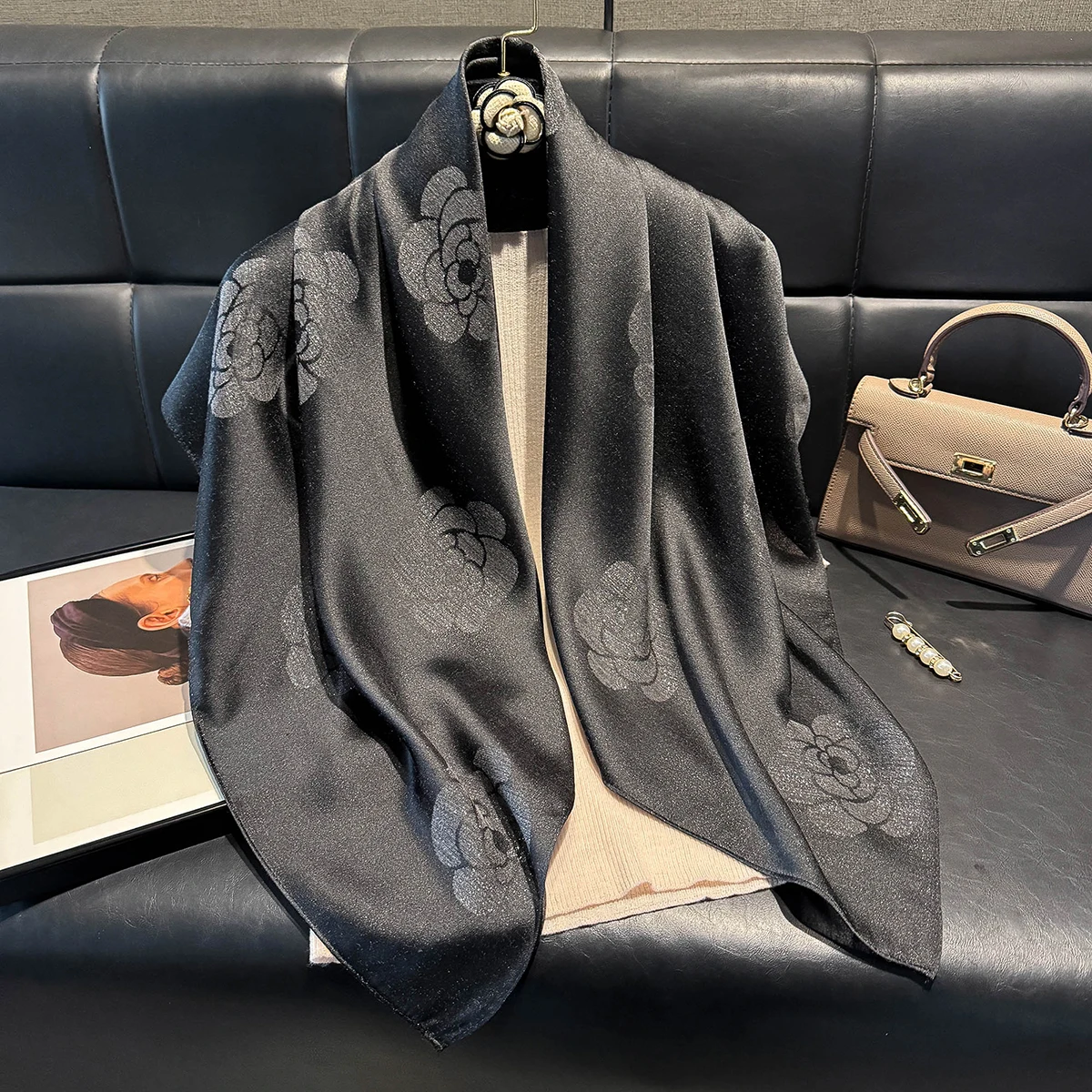 2025 Latest Women's Fashion Hijab Silky Muslim Square Sun Protection Shawl Luxury Brand Soft Female Scarf Spring and Autumn
2025 Latest Women's Fashion Hijab Silky Muslim Square Sun Protection Shawl Luxury Brand Soft Female Scarf Spring and Autumn