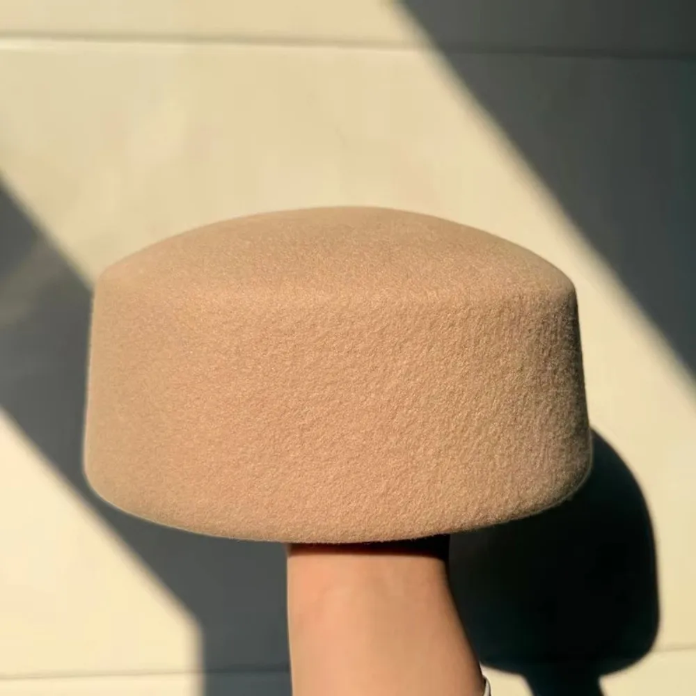 Fashion 100% Wool Top Hat Hard Top Flat Elegant Millinery Berets Retro Charming Pillbox Hat Winter
Fashion 100% Wool Top Hat Hard Top Flat Elegant Millinery Berets Retro Charming Pillbox Hat Winter
