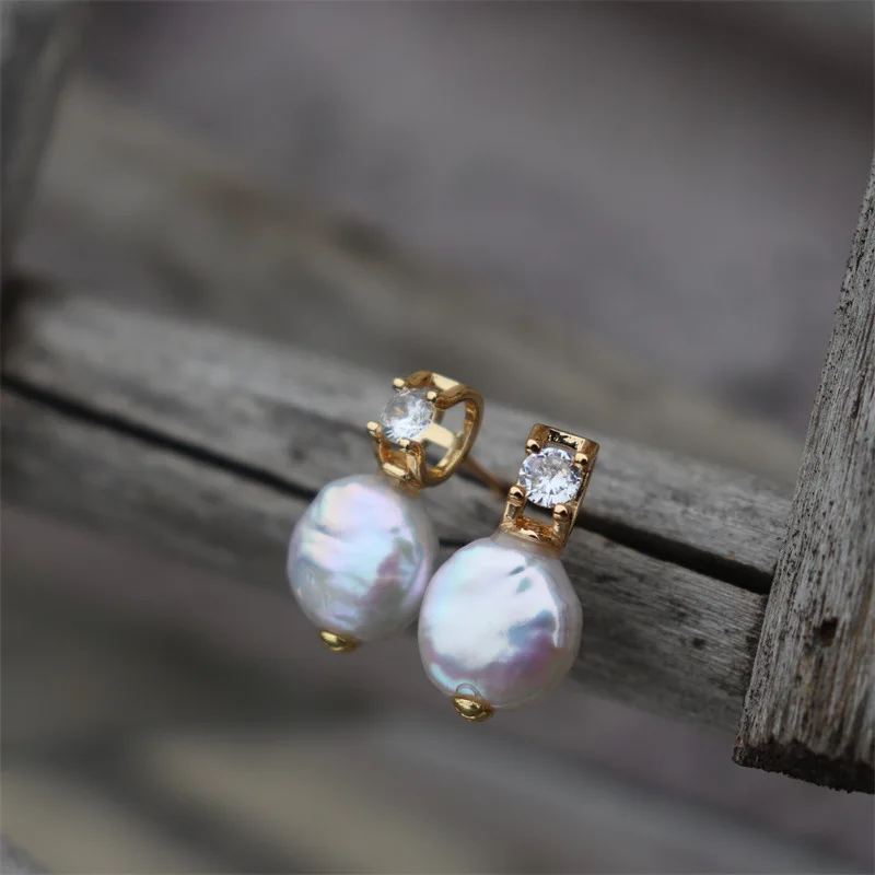 Vintage Luxury Natural Baroque Pearl Zircon Stud Earrings for Women Classic Fashion Earrings Bridal Wedding Jewelry Accessories
Vintage Luxury Natural Baroque Pearl Zircon Stud Earrings for Women Classic Fashion Earrings Bridal Wedding Jewelry Accessories