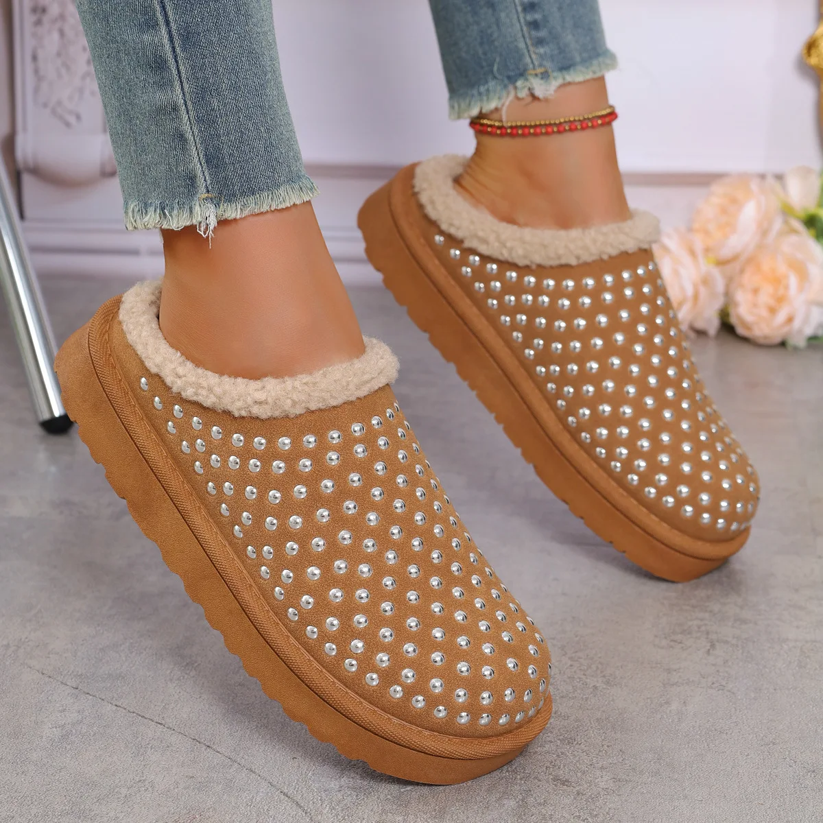 Осенне-зимние модные женские тапочки на платформе, 202, теплая плюшевая хлопковая обувь со стразами, удобные нескользящие домашние тапочки
Осенне-зимние модные женские тапочки на платформе, 202, теплая плюшевая хлопковая обувь со стразами, удобные нескользящие домашние тапочки