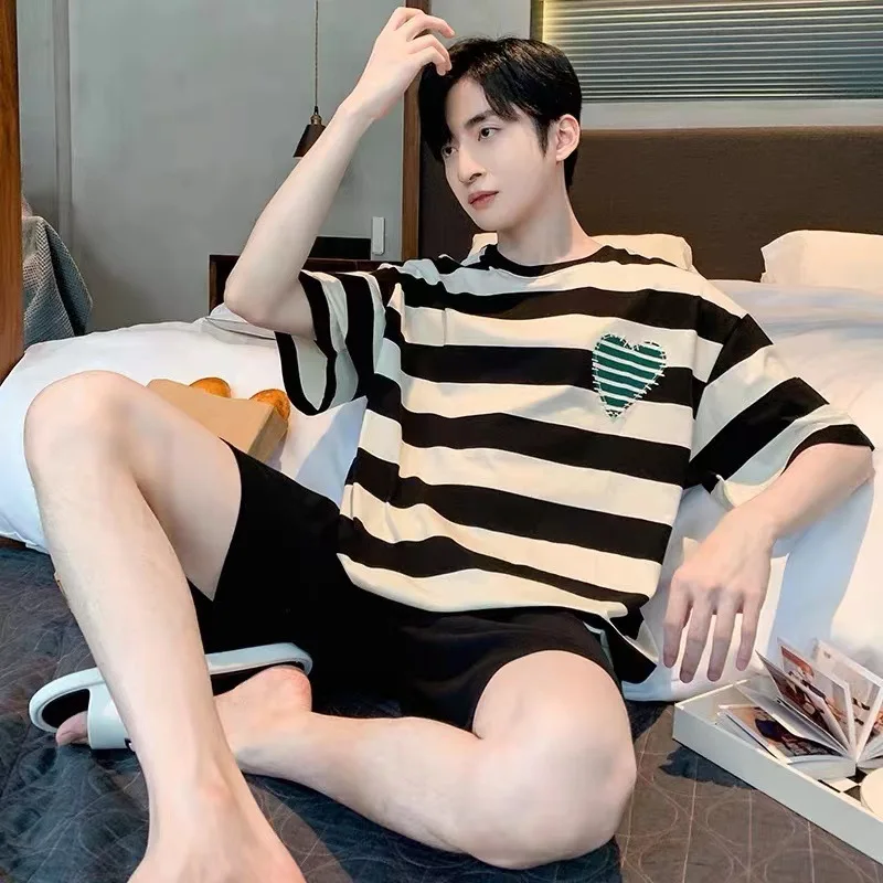 Men's Pajamas Summer Short-Sleeved Shorts Thin Section Suit Teenage Fat Big Yards Loose Version of Casual Pajamas Homewear Suit
Men's Pajamas Summer Short-Sleeved Shorts Thin Section Suit Teenage Fat Big Yards Loose Version of Casual Pajamas Homewear Suit