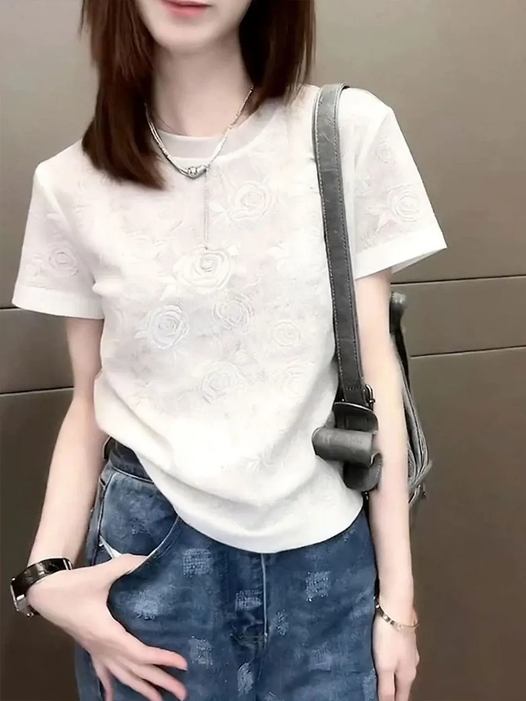 Korean Style Commute round Neck Short Sleeve T-Shirt Summer Fashion Loose Women's Top Sleeveless Classic Straight Fit Silk
Korean Style Commute round Neck Short Sleeve T-Shirt Summer Fashion Loose Women's Top Sleeveless Classic Straight Fit Silk