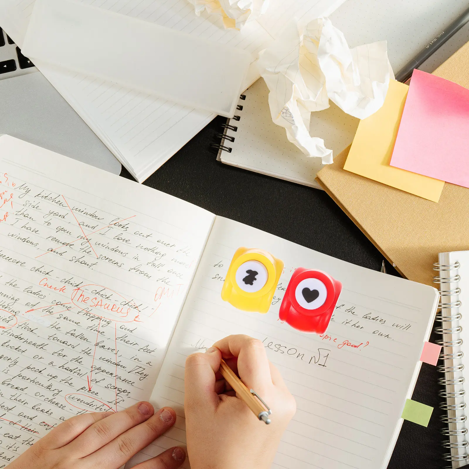 Набор из 8 легких дыроколов для бумаги, портативный фигурный дырокол для школьных поделок и скрапбукинга, для творчества своими руками
Набор из 8 легких дыроколов для бумаги, портативный фигурный дырокол для школьных поделок и скрапбукинга, для творчества своими руками