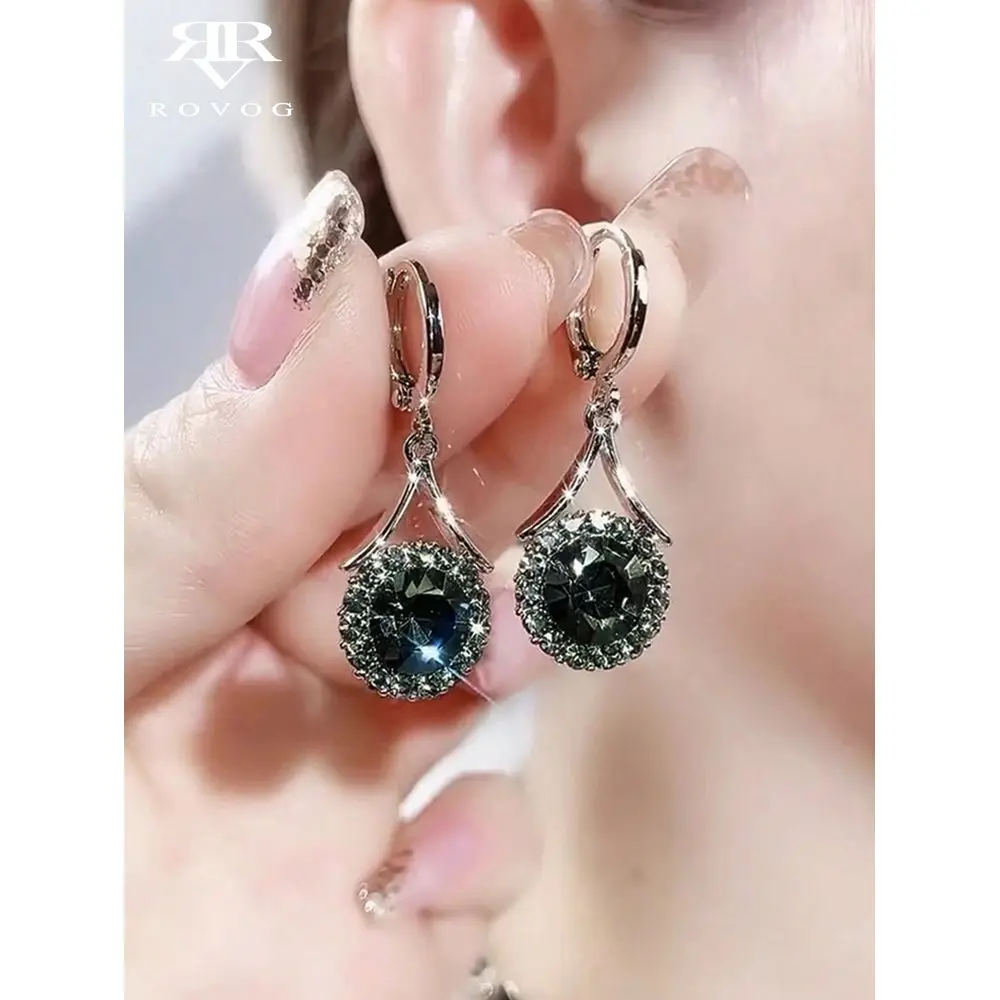 Elegant Womens Geometric Glass Embedded Luxury Minimalistic Earrings
Elegant Womens Geometric Glass Embedded Luxury Minimalistic Earrings