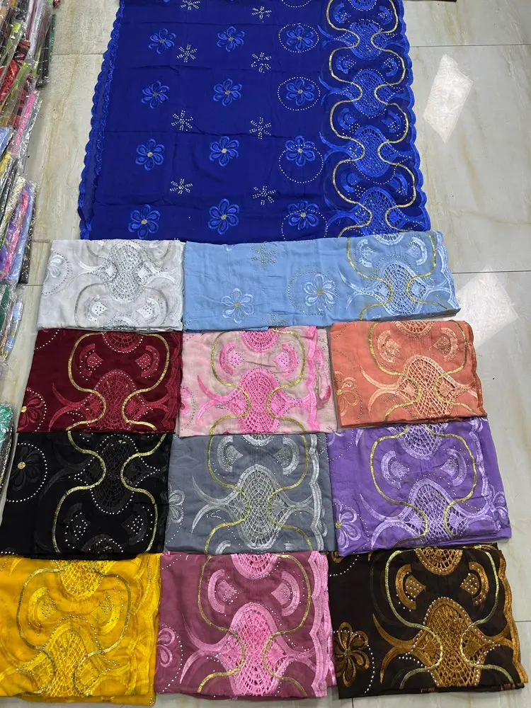 2025 cheap Luxury Scarf Wrap Voile Hijab Embroidery Lace Quality Cotton Hijabs Muslim Women Veiling Clothing With Rhinestones
2025 cheap Luxury Scarf Wrap Voile Hijab Embroidery Lace Quality Cotton Hijabs Muslim Women Veiling Clothing With Rhinestones