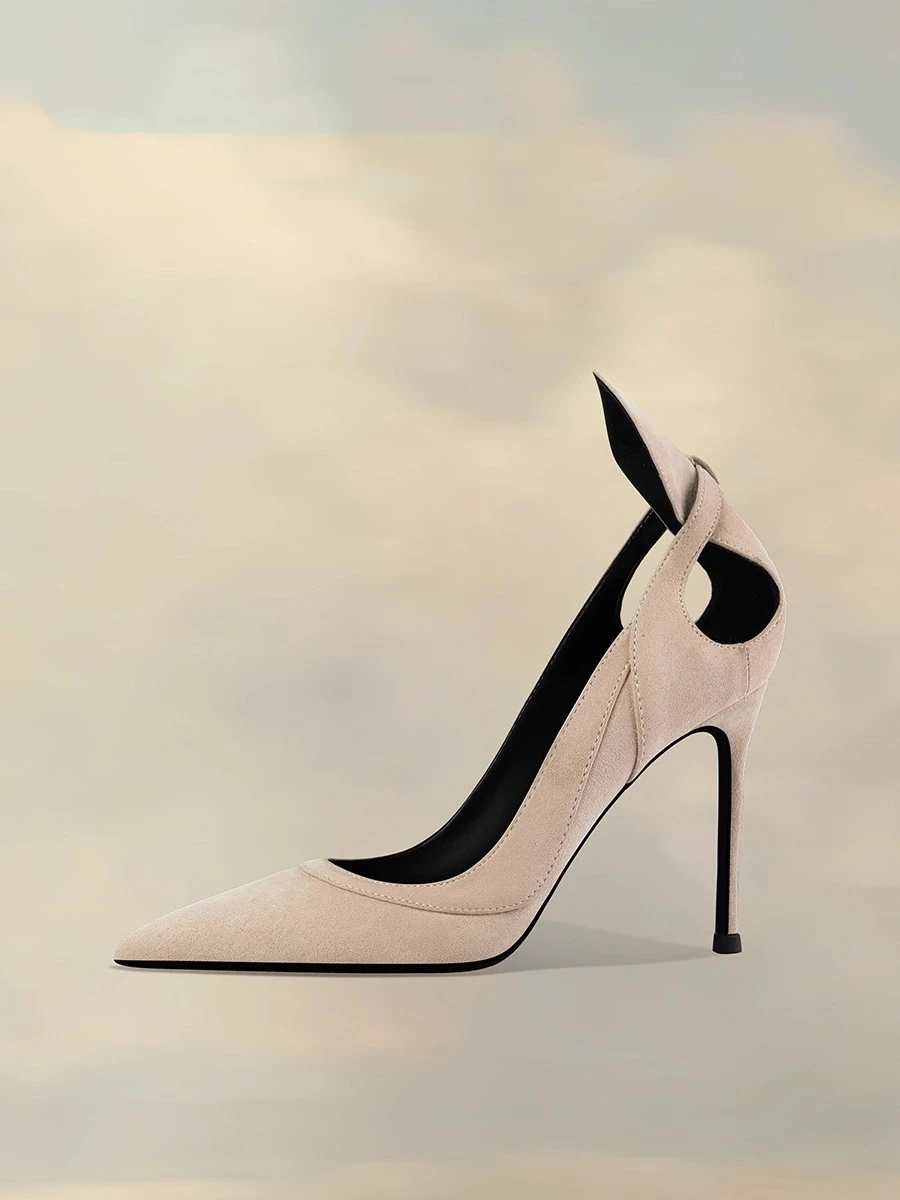 Slender high heels spring and autumn new pointed shallow suede hollow shoes banquet dress low-heeled leather women's shoes
Slender high heels spring and autumn new pointed shallow suede hollow shoes banquet dress low-heeled leather women's shoes