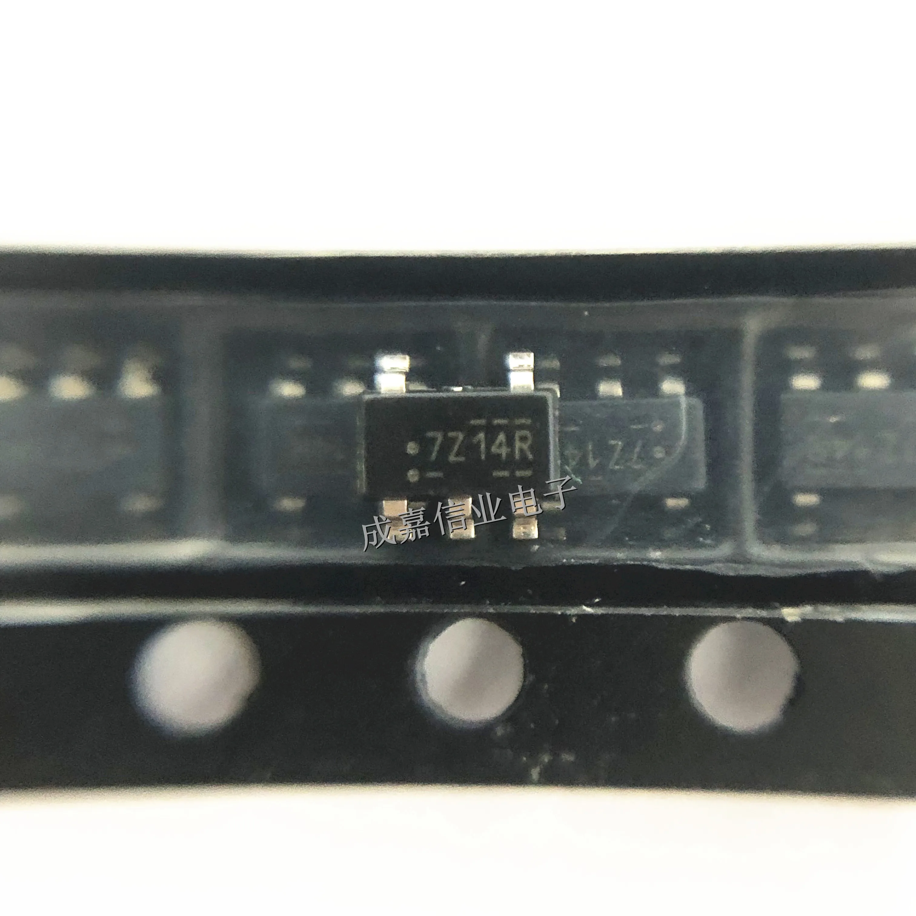 10pcs/Lot NC7SZ14M5X SOT-23-5 MARKING;7Z14 Inverter Schmitt Trigger 1-Element CMOS 5-Pin Operating Temperature:- 40 C-+ 85 C
10pcs/Lot NC7SZ14M5X SOT-23-5 MARKING;7Z14 Inverter Schmitt Trigger 1-Element CMOS 5-Pin Operating Temperature:- 40 C-+ 85 C