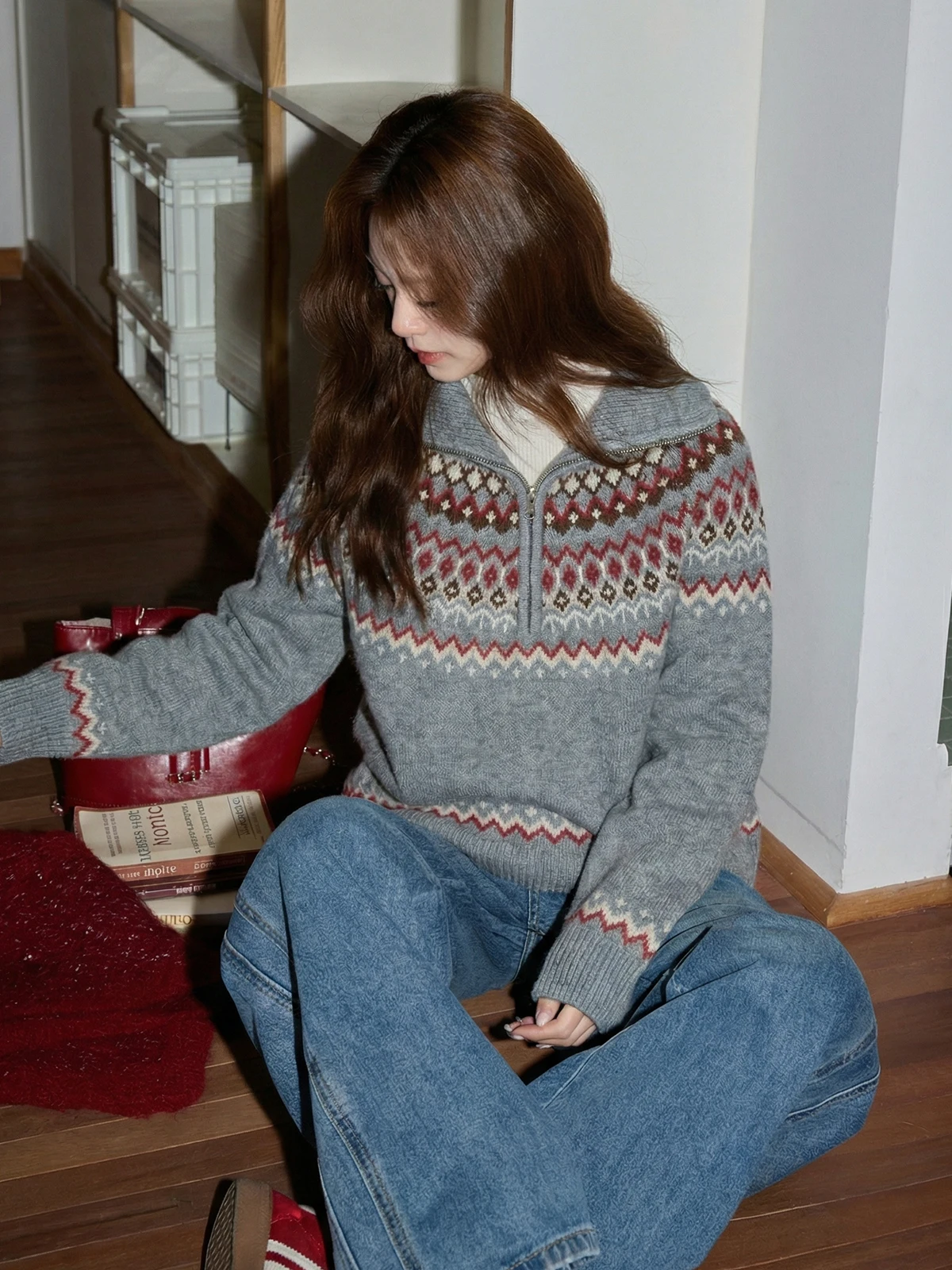 Gray Loose Knitted Sweater Women's Inner Wear Lazy Korean Style Winter Top Zipper High Collar Long Sleeve Soft Fabric
Gray Loose Knitted Sweater Women's Inner Wear Lazy Korean Style Winter Top Zipper High Collar Long Sleeve Soft Fabric