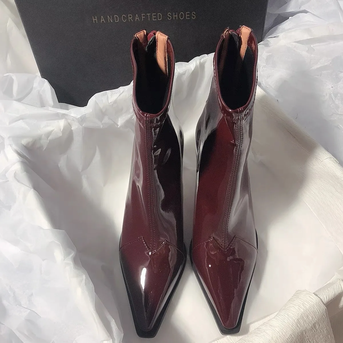 Spring and Autumn High Heels Pointed European and American Thin Heel Splicing Retro Brown Short Boots for Women
Spring and Autumn High Heels Pointed European and American Thin Heel Splicing Retro Brown Short Boots for Women