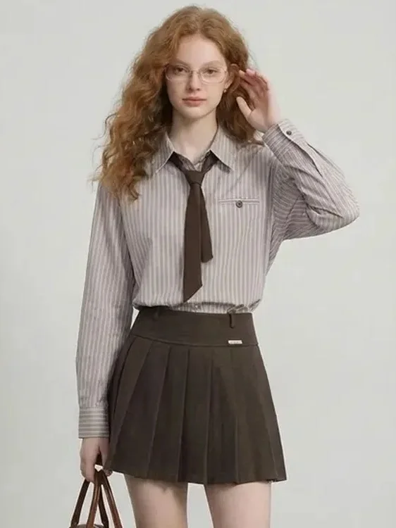 Элегантная полосатая рубашка-поло женская, весна 2026, новинка, в стиле колор-блок, французский стиль, свободный крой, с длинным рукавом, дышащая, приятная к телу
Элегантная полосатая рубашка-поло женская, весна 2026, новинка, в стиле колор-блок, французский стиль, свободный крой, с длинным рукавом, дышащая, приятная к телу