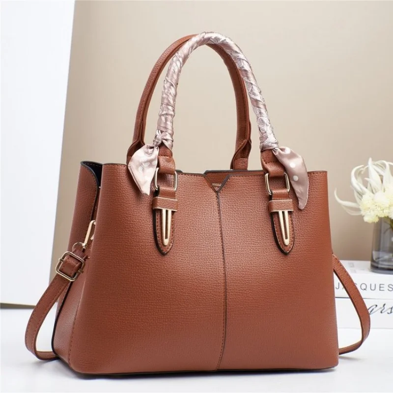 Luxury Brand High-End Leather Women's Shoulder Bag Popular Classic Chic Trendy Design Casual Daily Commuter Vintage Bag
Luxury Brand High-End Leather Women's Shoulder Bag Popular Classic Chic Trendy Design Casual Daily Commuter Vintage Bag