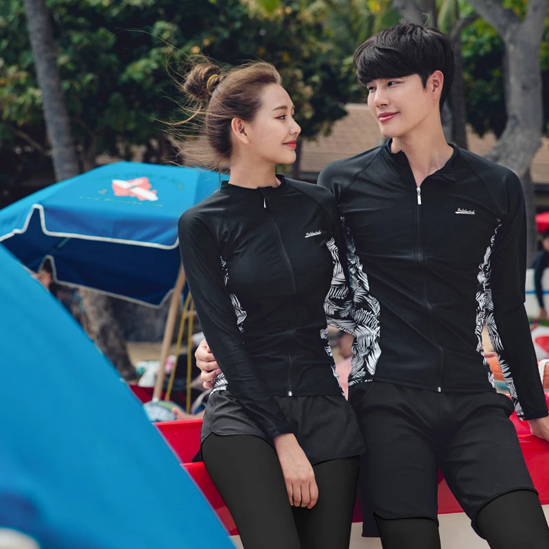 2023 New Men Women Swimsuit Rash Guard Long Sleeves Long Pants Couples Surfing Suit Leaf Printed 5 Pieces Bathing Wear Swimwear
2023 New Men Women Swimsuit Rash Guard Long Sleeves Long Pants Couples Surfing Suit Leaf Printed 5 Pieces Bathing Wear Swimwear