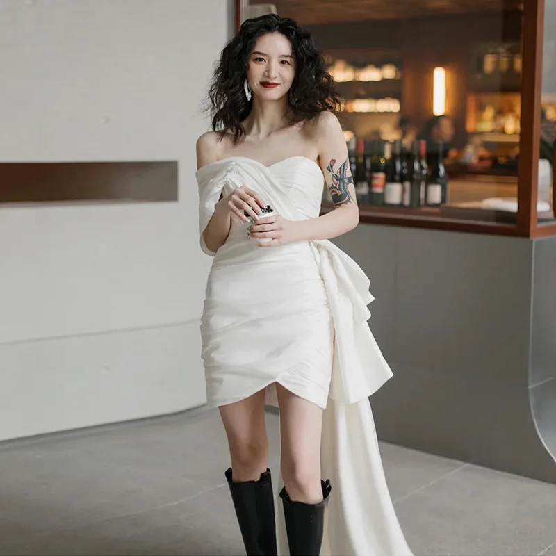 Fashion Sheath Short Wedding Dresses for Women Sexy Boat Neck Backless Vestido De Festa New Simple Bridal Dress Customized 2025
Fashion Sheath Short Wedding Dresses for Women Sexy Boat Neck Backless Vestido De Festa New Simple Bridal Dress Customized 2025