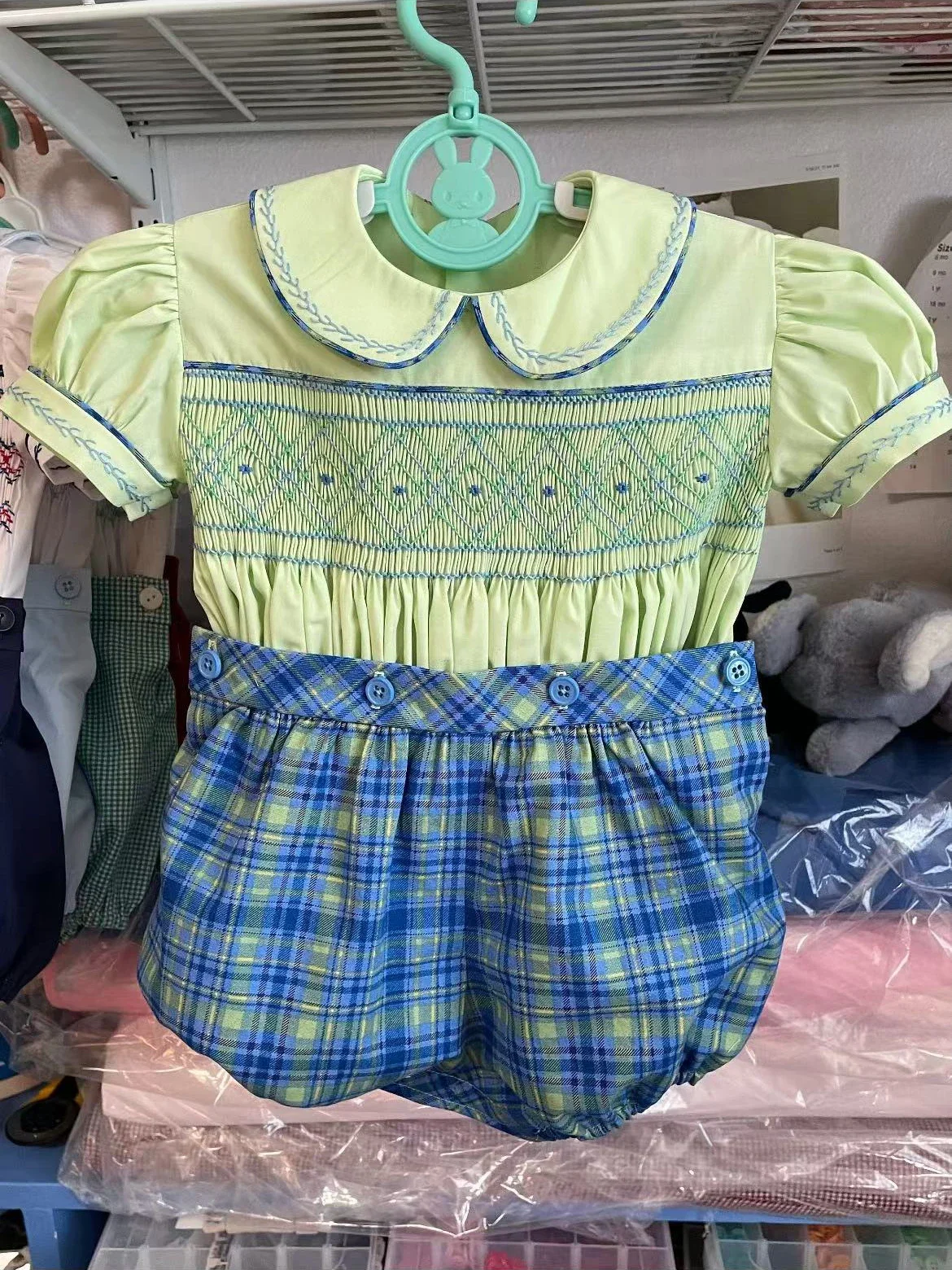 0-6Y Boy Summer Green Blue Plaid Smocked Outfit Suit for Party Birthday Holiday Christmas A119
0-6Y Boy Summer Green Blue Plaid Smocked Outfit Suit for Party Birthday Holiday Christmas A119