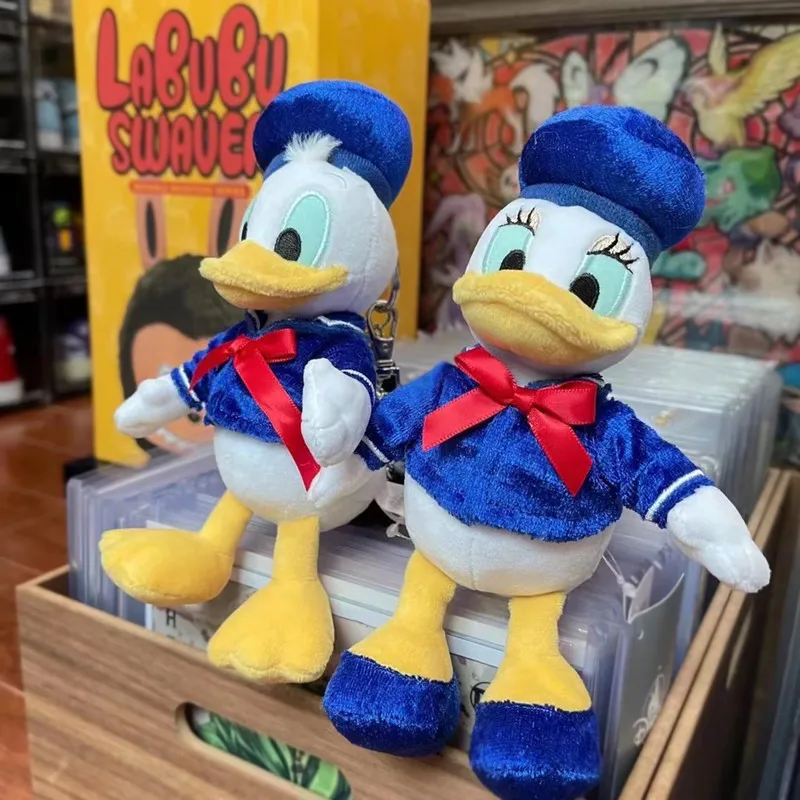 Kawaii Disney Дональд фонтлероу утка Маргаритка утка плюшевая подвеска мультфильм модная мягкая кукла брелок подарки
Kawaii Disney Дональд фонтлероу утка Маргаритка утка плюшевая подвеска мультфильм модная мягкая кукла брелок подарки