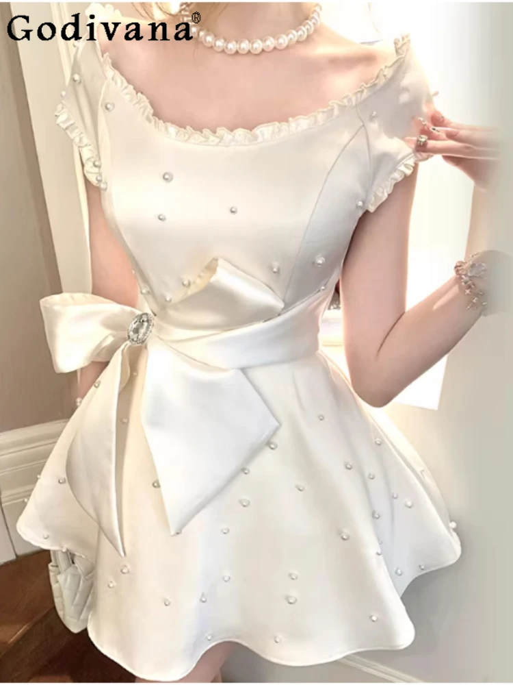 New Temperament Girl Ruffles Crew Neck Elegant Romantic Evening Dress Sweet Satin White Vintage Beaded Daily Simple Short Dress
New Temperament Girl Ruffles Crew Neck Elegant Romantic Evening Dress Sweet Satin White Vintage Beaded Daily Simple Short Dress