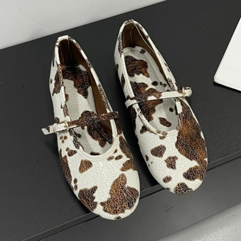 Модные элегантные туфли Мэри Джейн, женские туфли с леопардовым принтом, круглый носок, неглубокие удобные повседневные туфли, женские брендовые дизайнерские балетки на плоской подошве 
Модные элегантные туфли Мэри Джейн, женские туфли с леопардовым принтом, круглый носок, неглубокие удобные повседневные туфли, женские брендовые дизайнерские балетки на плоской подошве