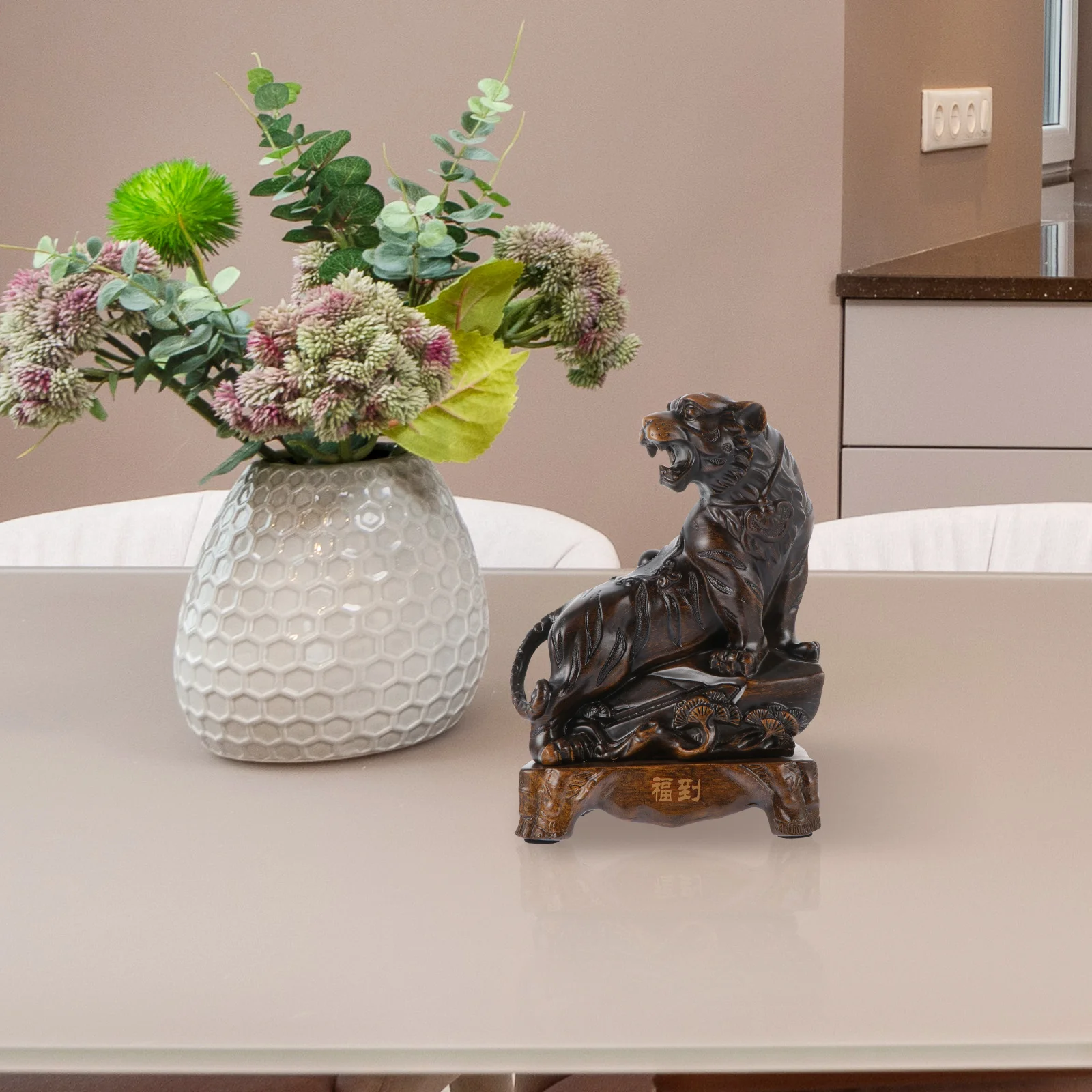 Vintage Resin Tiger Statue Decor for Desktop Home Office New Year Tiger Year Celebration Ornament Animal Craft
Vintage Resin Tiger Statue Decor for Desktop Home Office New Year Tiger Year Celebration Ornament Animal Craft