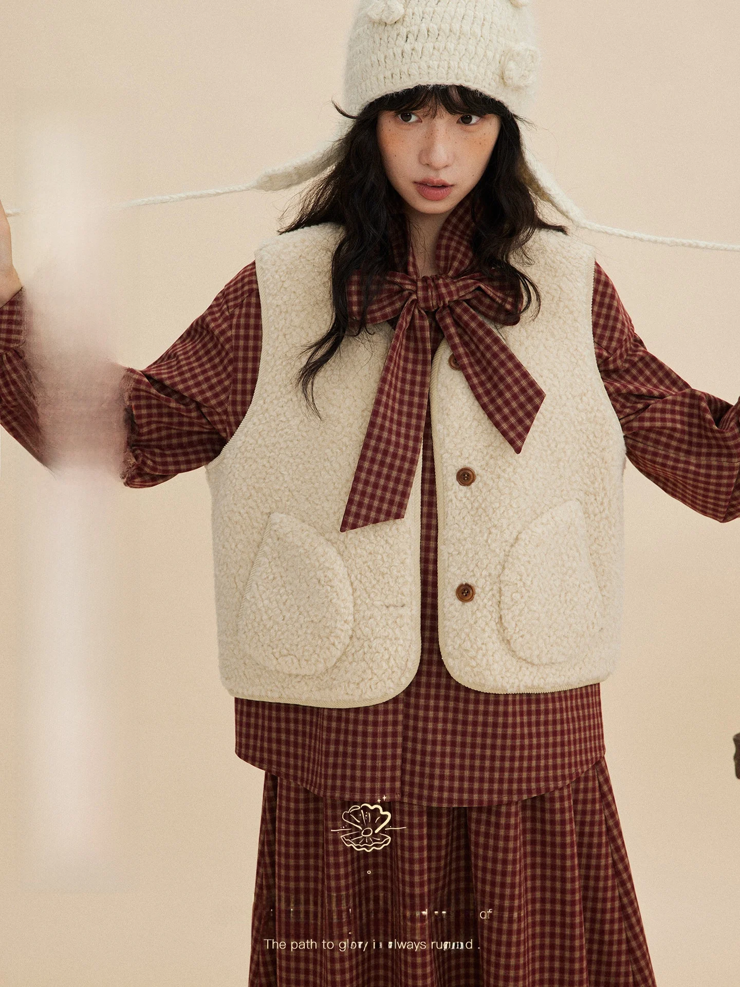 Новинка! Осенне-зимний винтажный жилет с V-образным вырезом, отделкой из вельвета и меха ягненка, на одной пуговице, однотонный.
Новинка! Осенне-зимний винтажный жилет с V-образным вырезом, отделкой из вельвета и меха ягненка, на одной пуговице, однотонный.