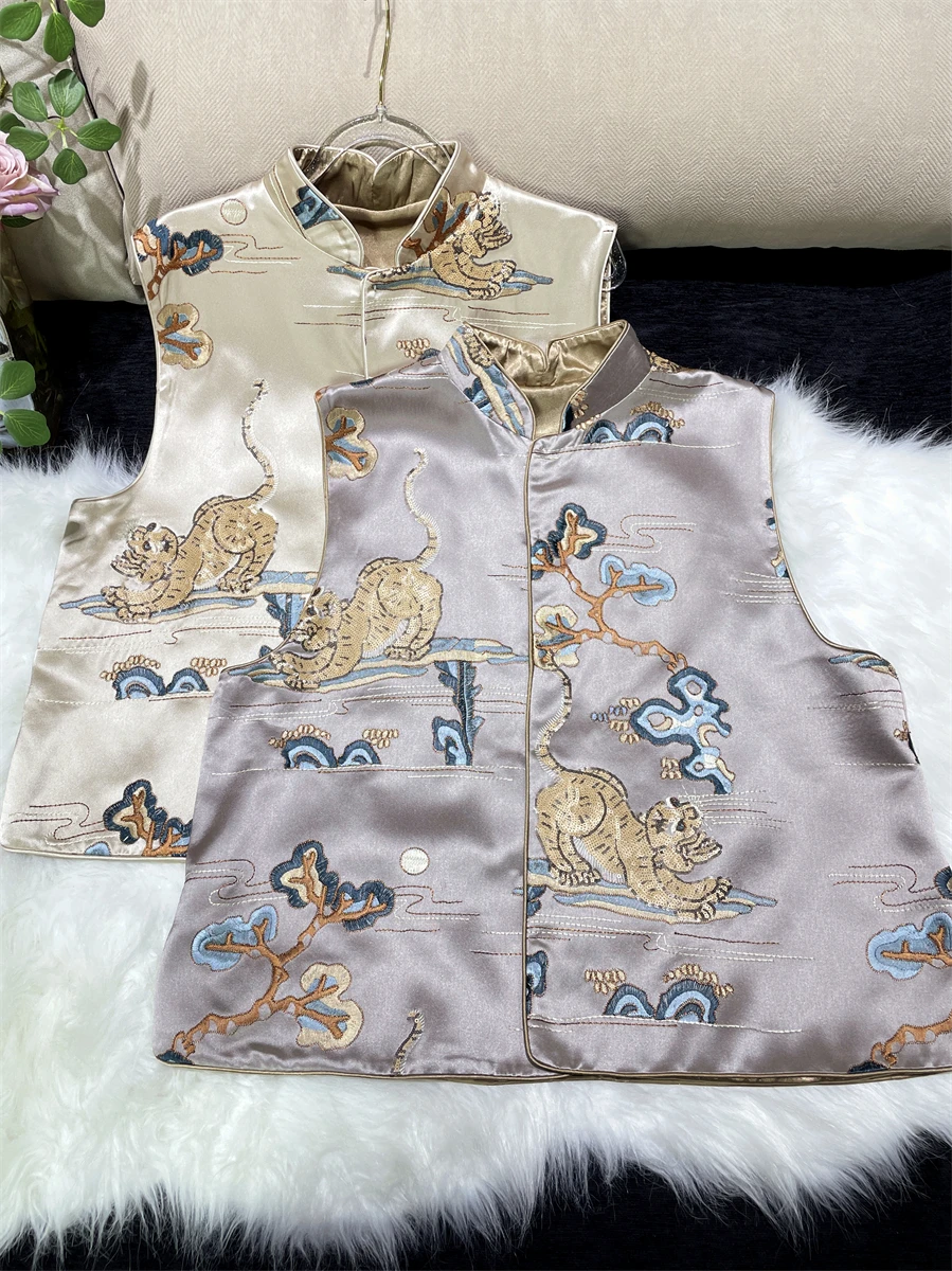 New Chinese Style National Trend Stand Collar Heavy Embroidery Bead Acetate High-End Feeling Jacket Vest Top Women's Clothing
New Chinese Style National Trend Stand Collar Heavy Embroidery Bead Acetate High-End Feeling Jacket Vest Top Women's Clothing