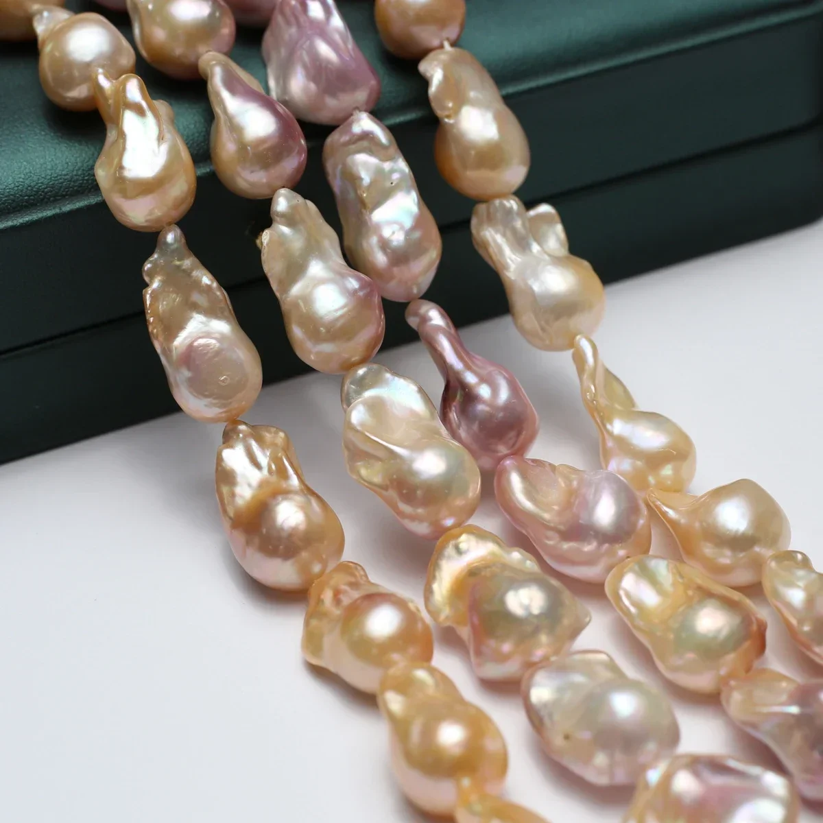 15x23-15x25mm 6A+ Natural Freshwater Pearl Dynamic Texture Pink Big BaroqueBead Jewelry Make DIY Necklace Bracelet Accessories
15x23-15x25mm 6A+ Natural Freshwater Pearl Dynamic Texture Pink Big BaroqueBead Jewelry Make DIY Necklace Bracelet Accessories