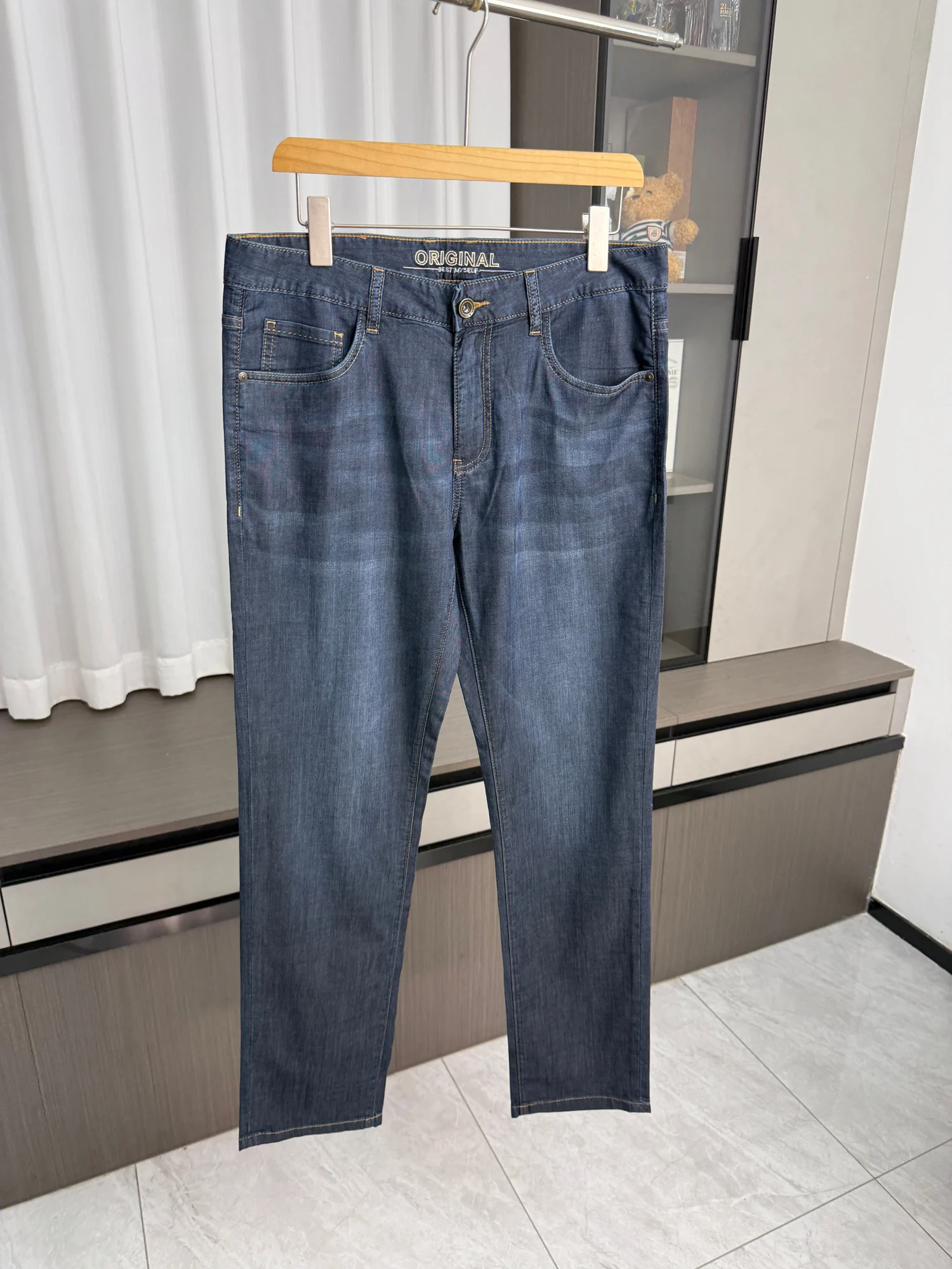 H-Home 18 Silk Men's Summer Versatile Elastic Denim Jeans Breathable Straight Leg mid Waist Zipper Fly Casual Trousers
H-Home 18 Silk Men's Summer Versatile Elastic Denim Jeans Breathable Straight Leg mid Waist Zipper Fly Casual Trousers
