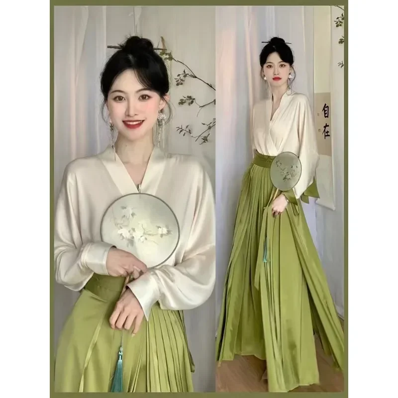 Elegant Satin Beige Long Sleeved Top Green Lace Pleated Hanfu Skirt Autumn Chinese Style Women's Clothing 2023 Vestidos 2pcs
Elegant Satin Beige Long Sleeved Top Green Lace Pleated Hanfu Skirt Autumn Chinese Style Women's Clothing 2023 Vestidos 2pcs
